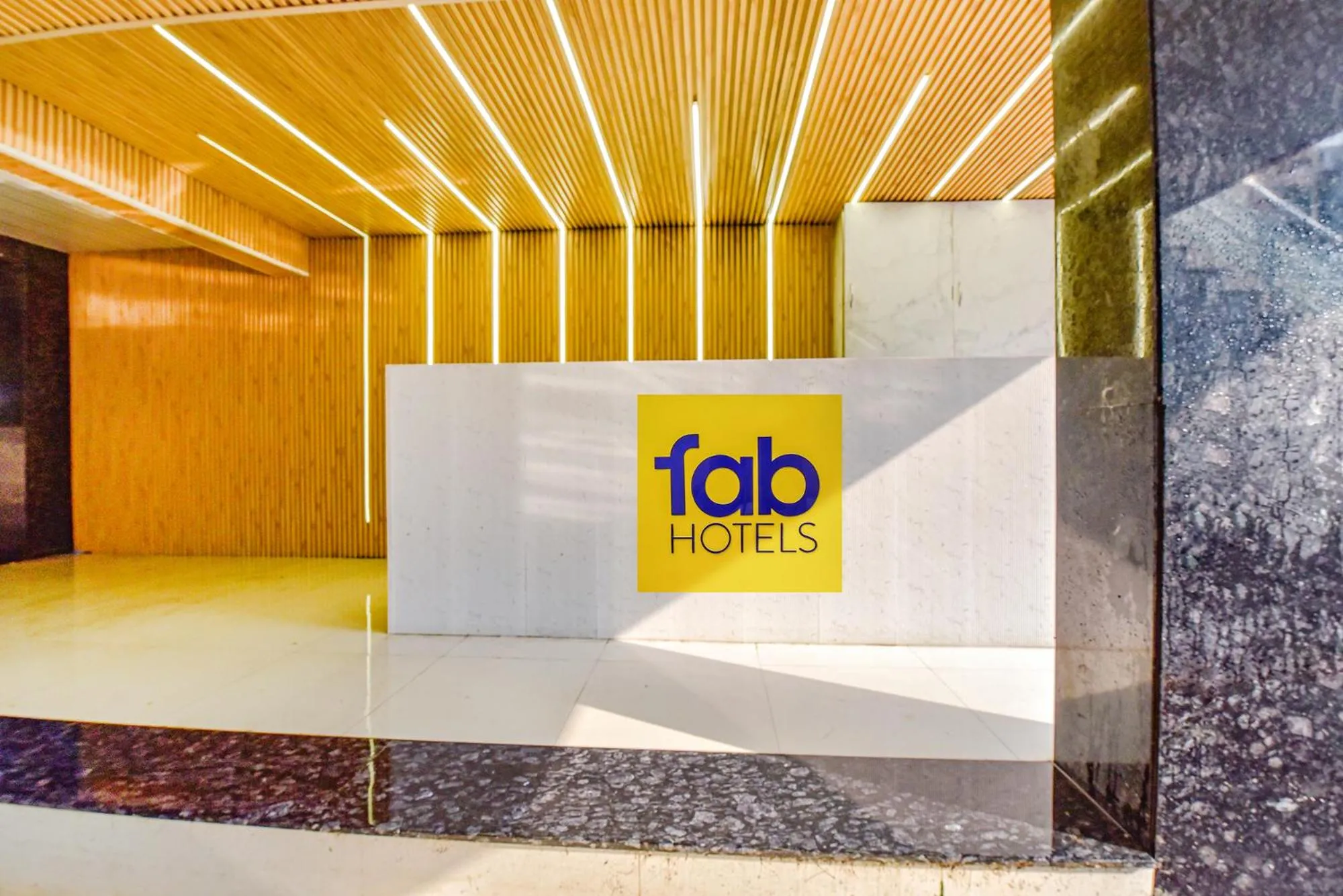 Lobby or reception in FabHotel Shri Shyam Palace