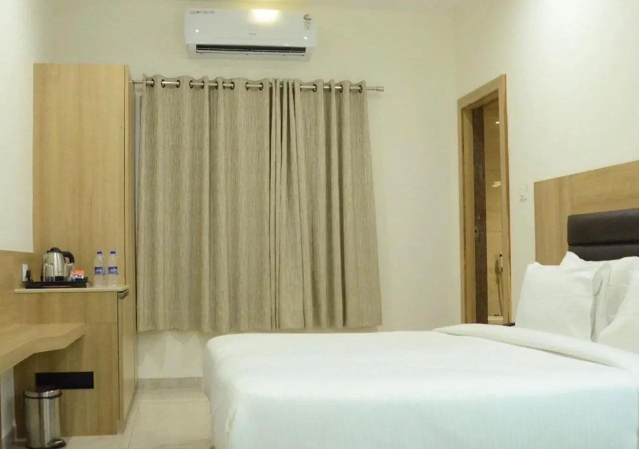 Bedroom, Bed in Hotel Aaradhya