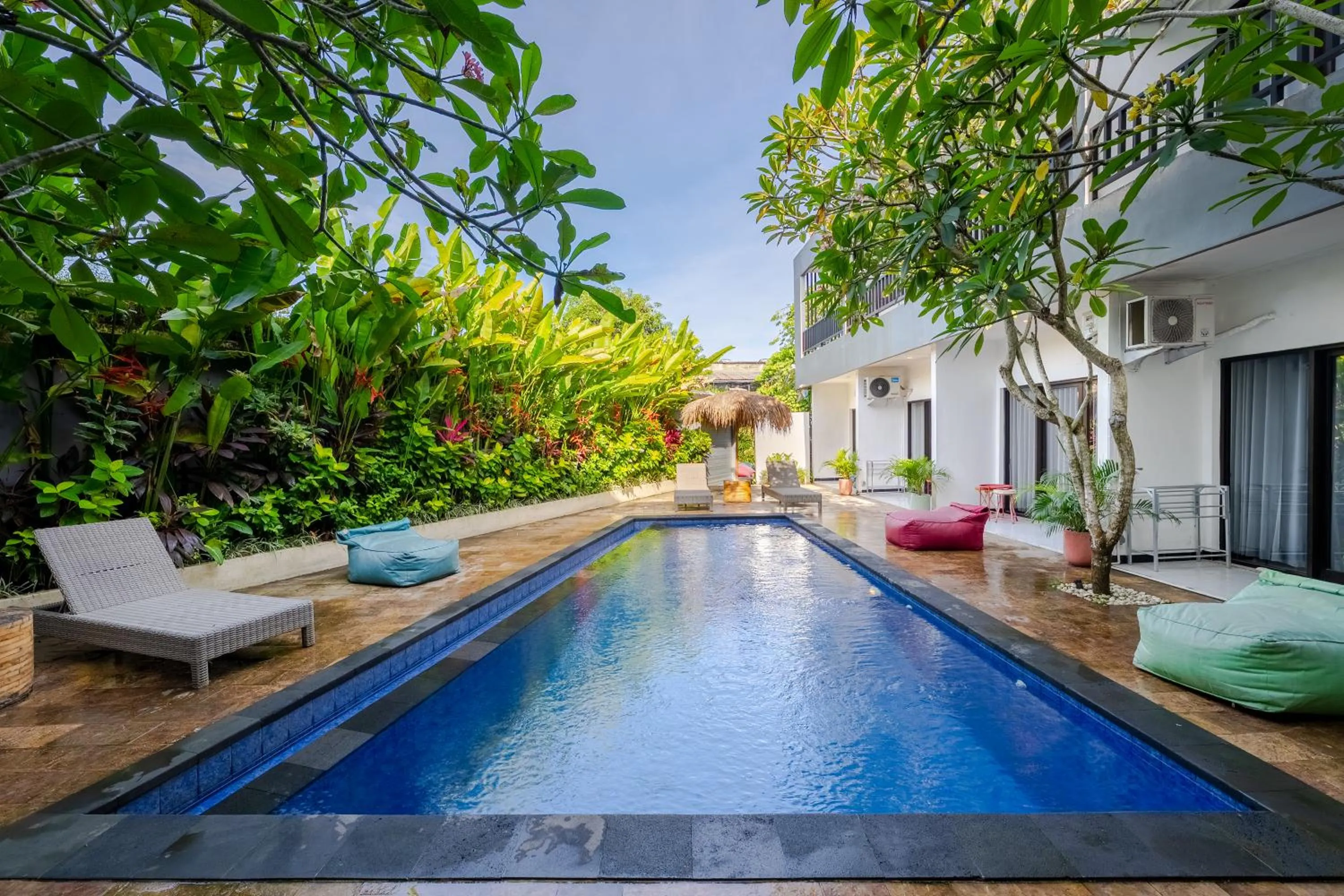 Swimming pool in Summer of Surf Hostel Ungasan Uluwatu