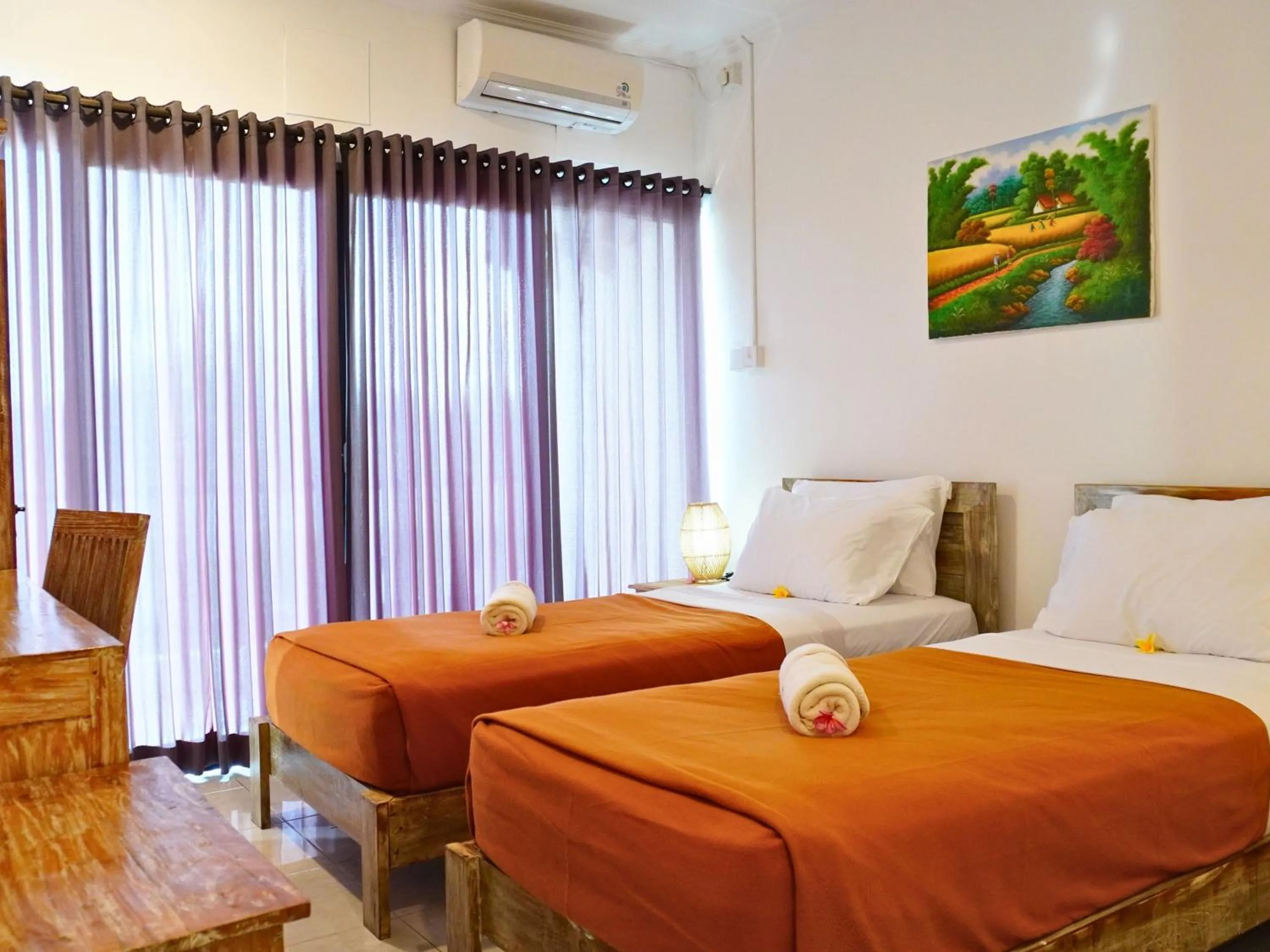 Twin Room with Private Bathroom in Summer of Surf Hostel Ungasan Uluwatu