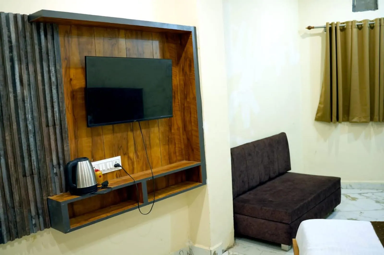 TV and multimedia, Bed in Hotel Mahalok Palace