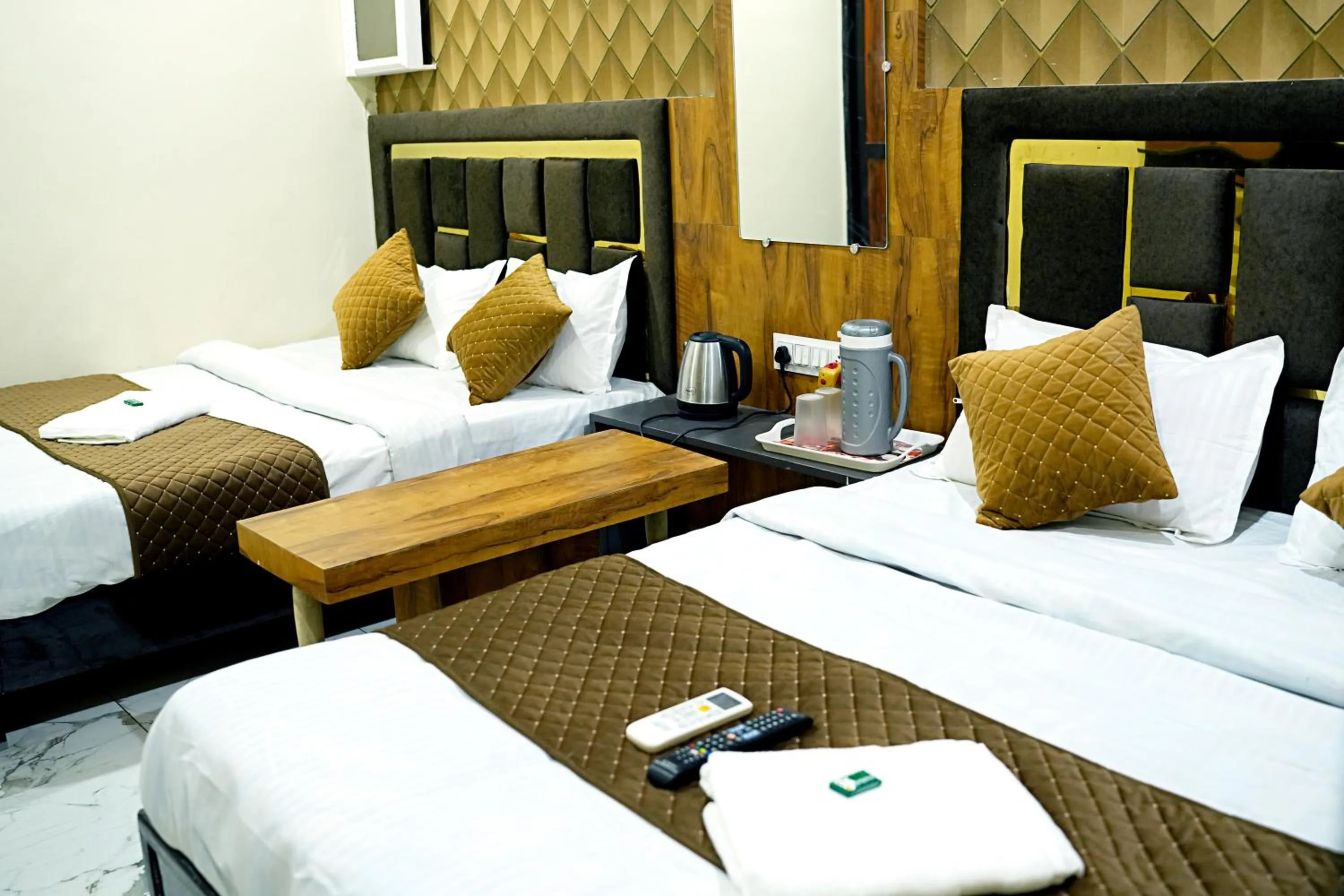 Bed in Hotel Mahalok Palace