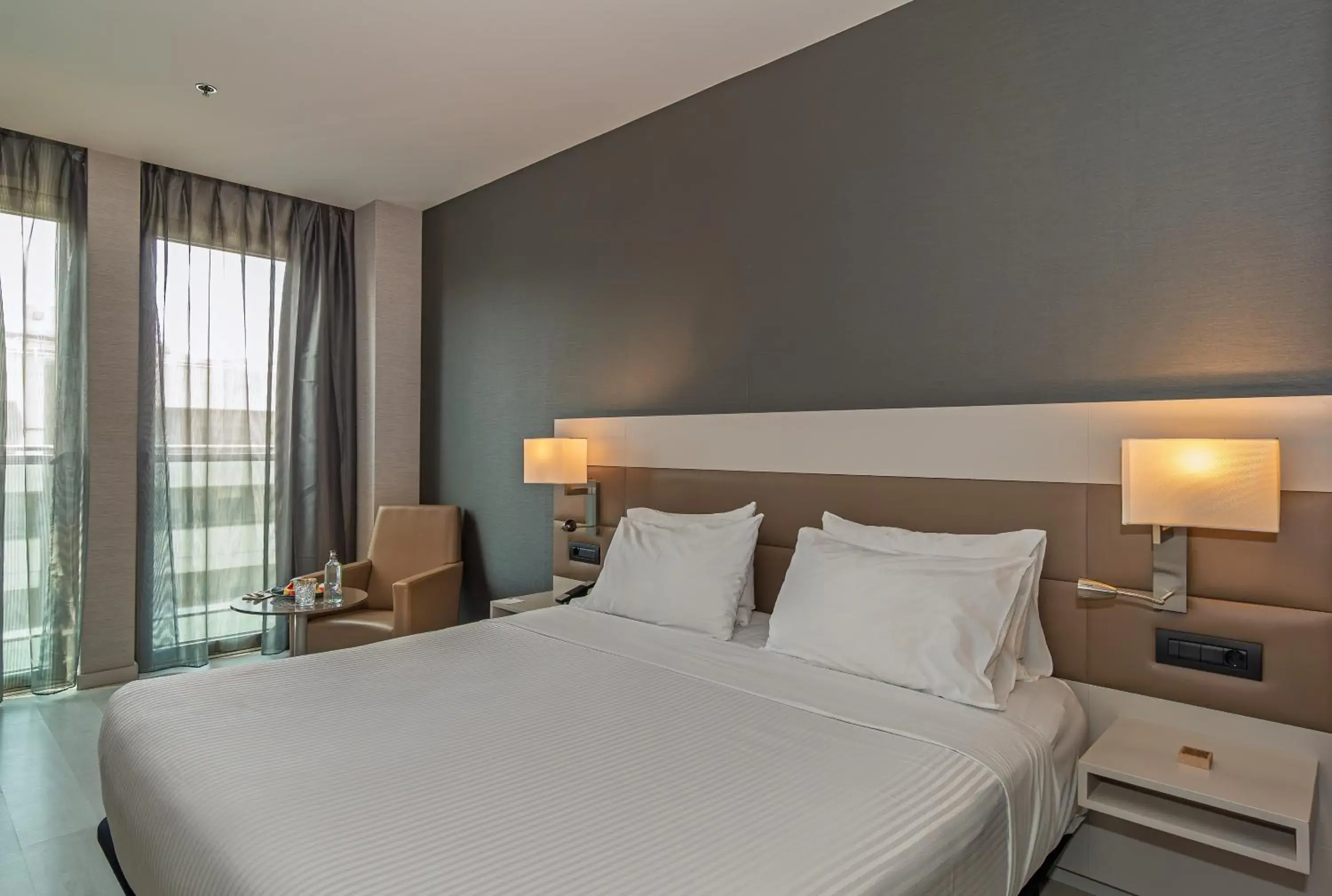 Double Room with City View in SH Colón Valencia Double Room with City View in SH Colón Valencia