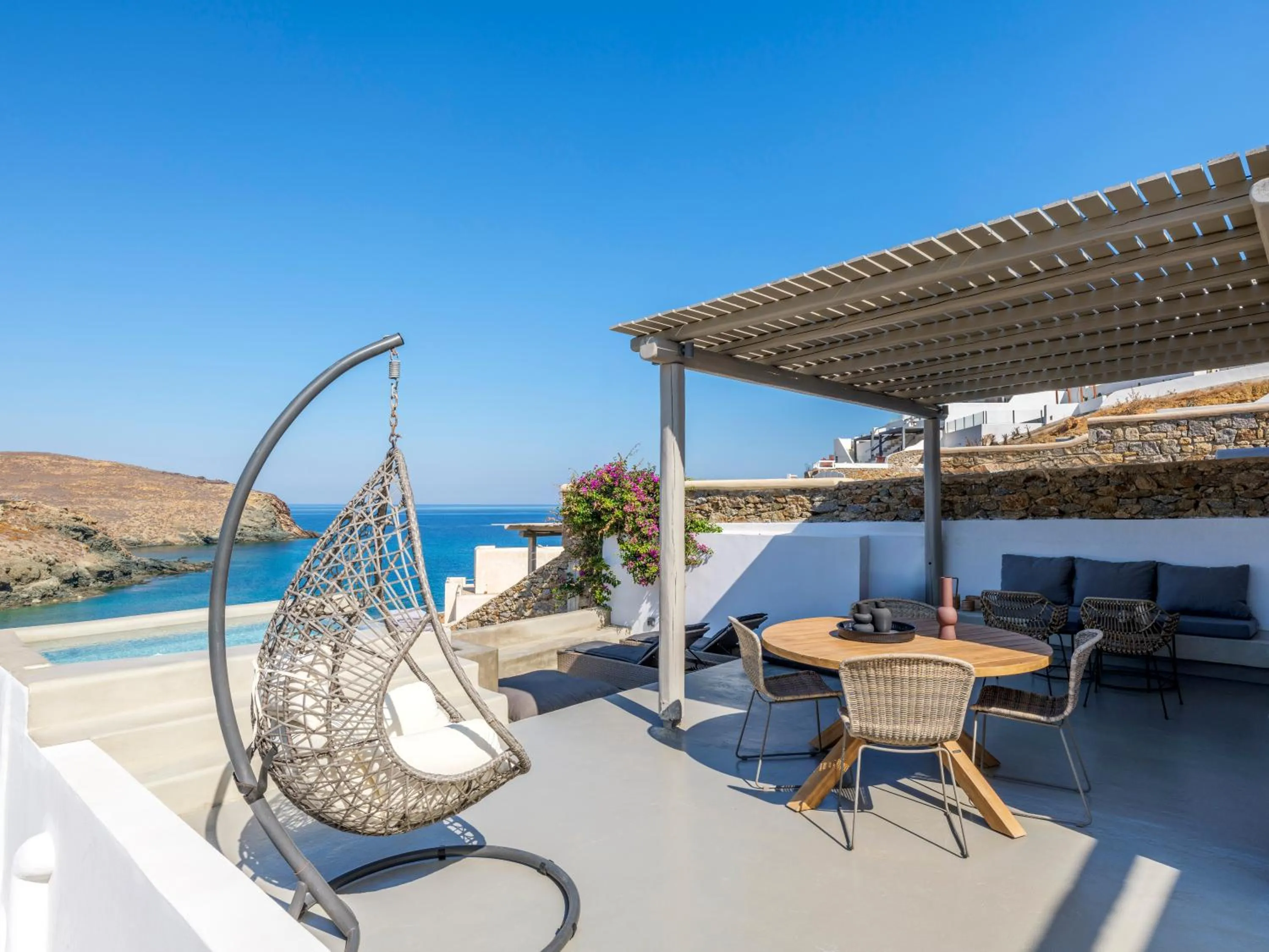 Hot Tub in Mykonos Residence Villas & Suites Merchia beach