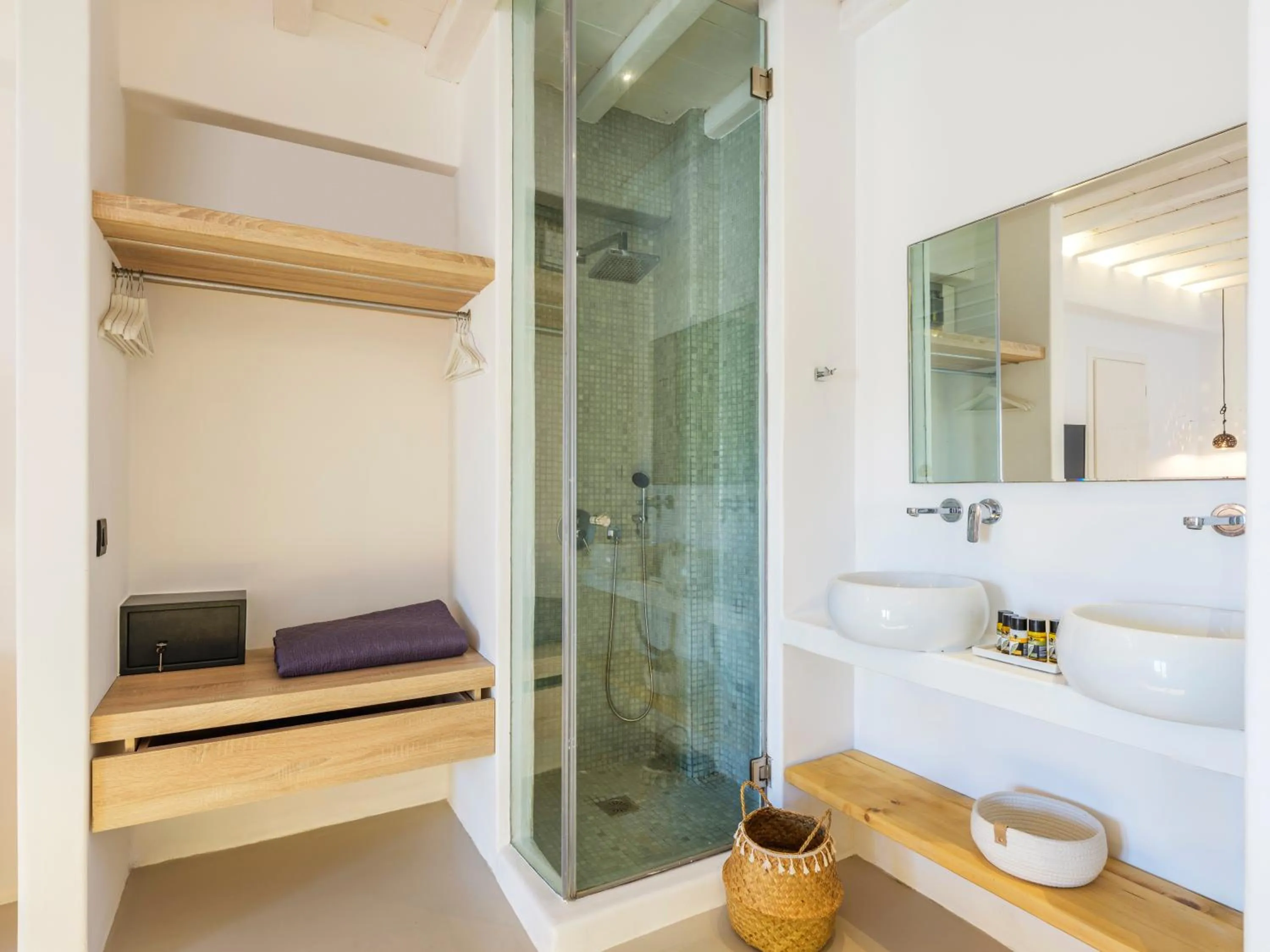 Shower in Mykonos Residence Villas & Suites Merchia beach