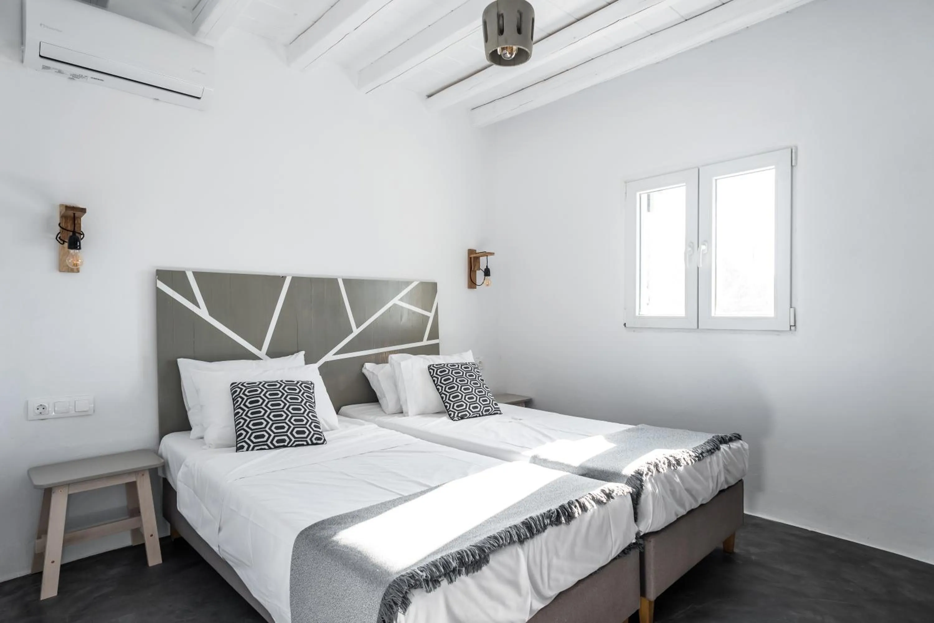 Bed in Mykonos Residence Villas & Suites Merchia beach