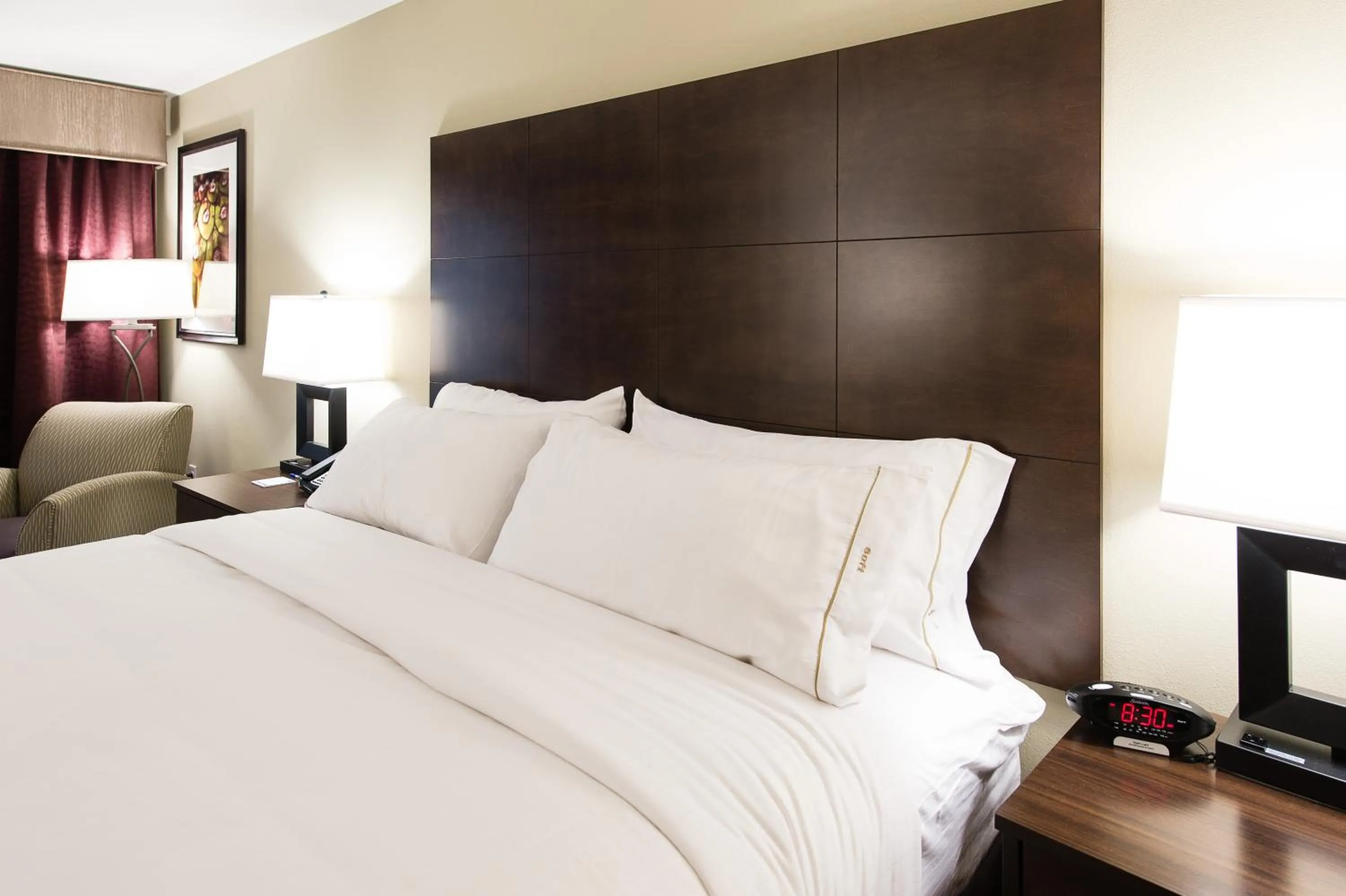 Bed in Holiday Inn Express & Suites Aiken by IHG