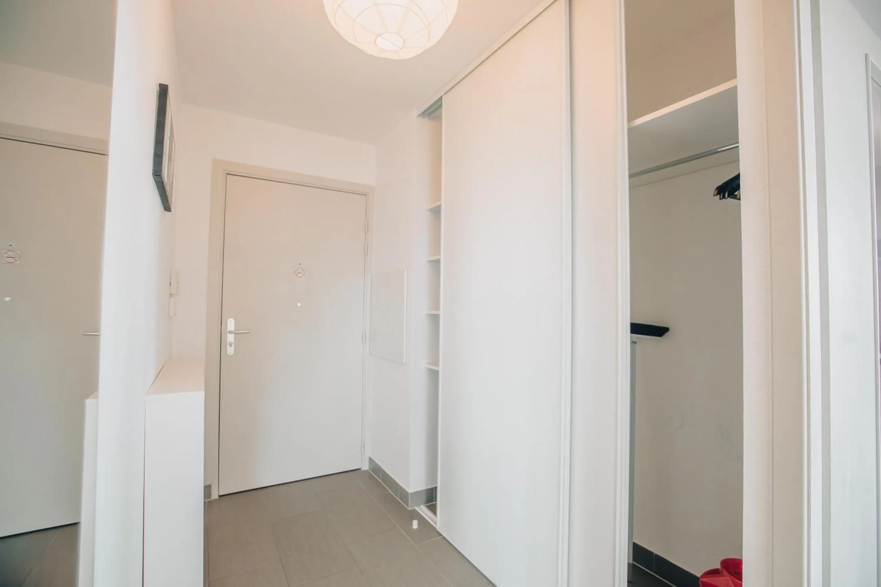 wardrobe in Appart' du Trident