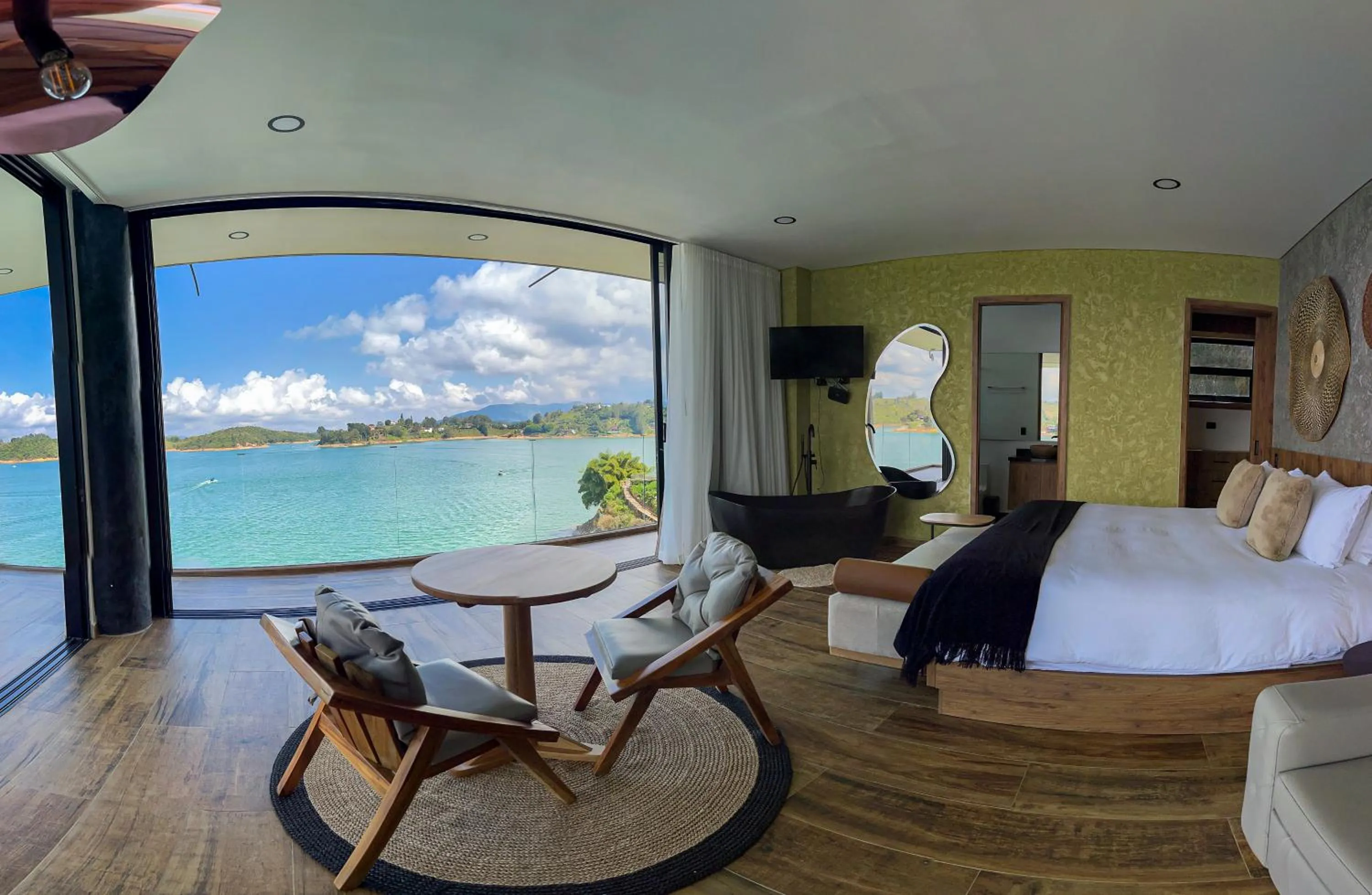 Bathroom, Bed in Vivanti Resort