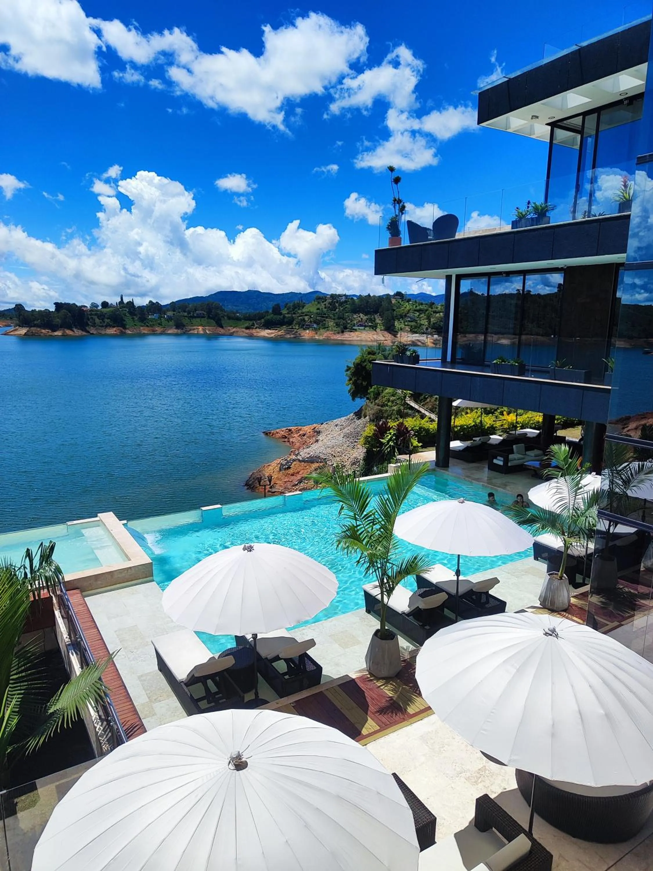 Swimming pool in Vivanti Resort