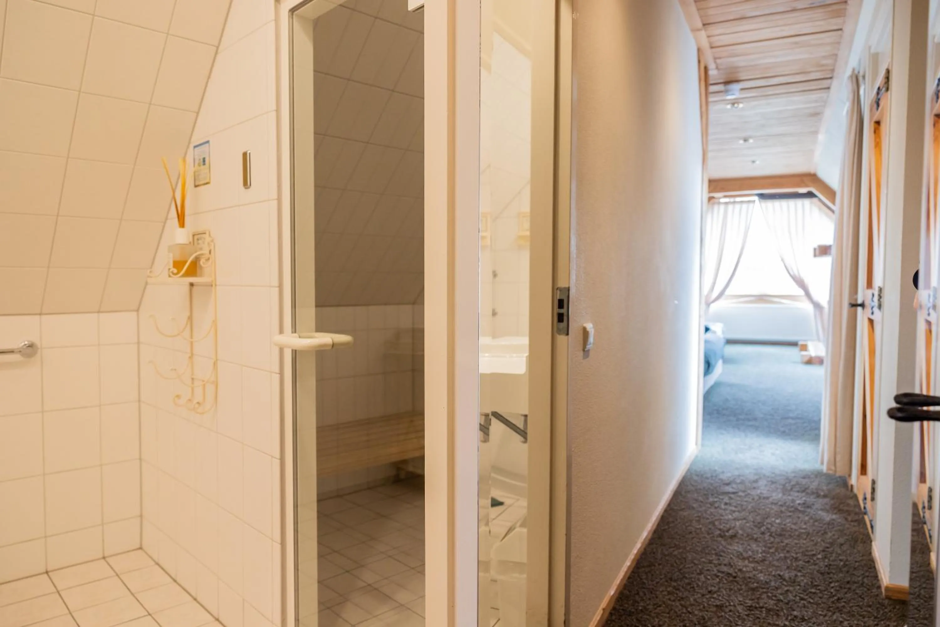 Bathroom in Hotel De Walvisvaarder