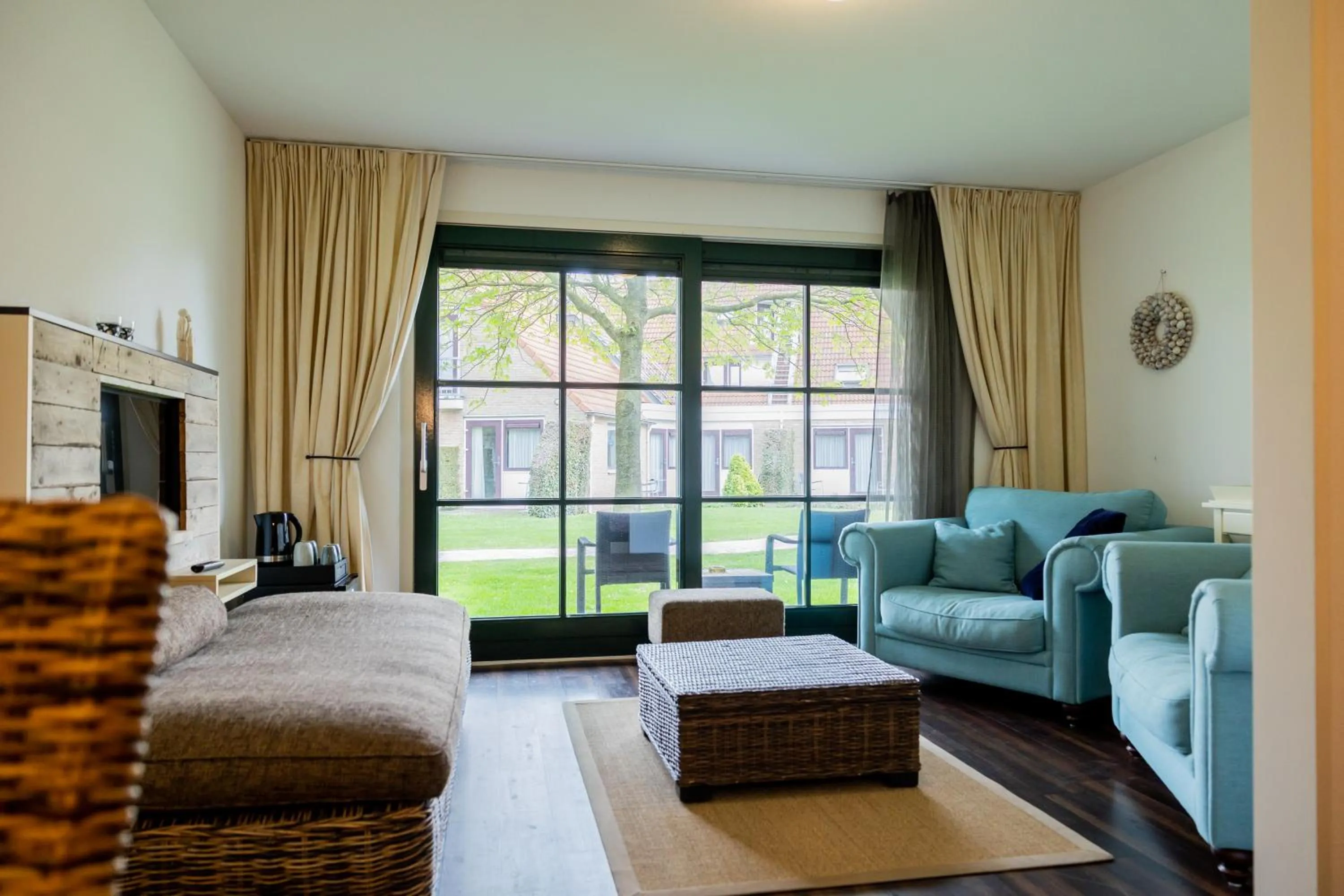 Seating area in Hotel De Walvisvaarder