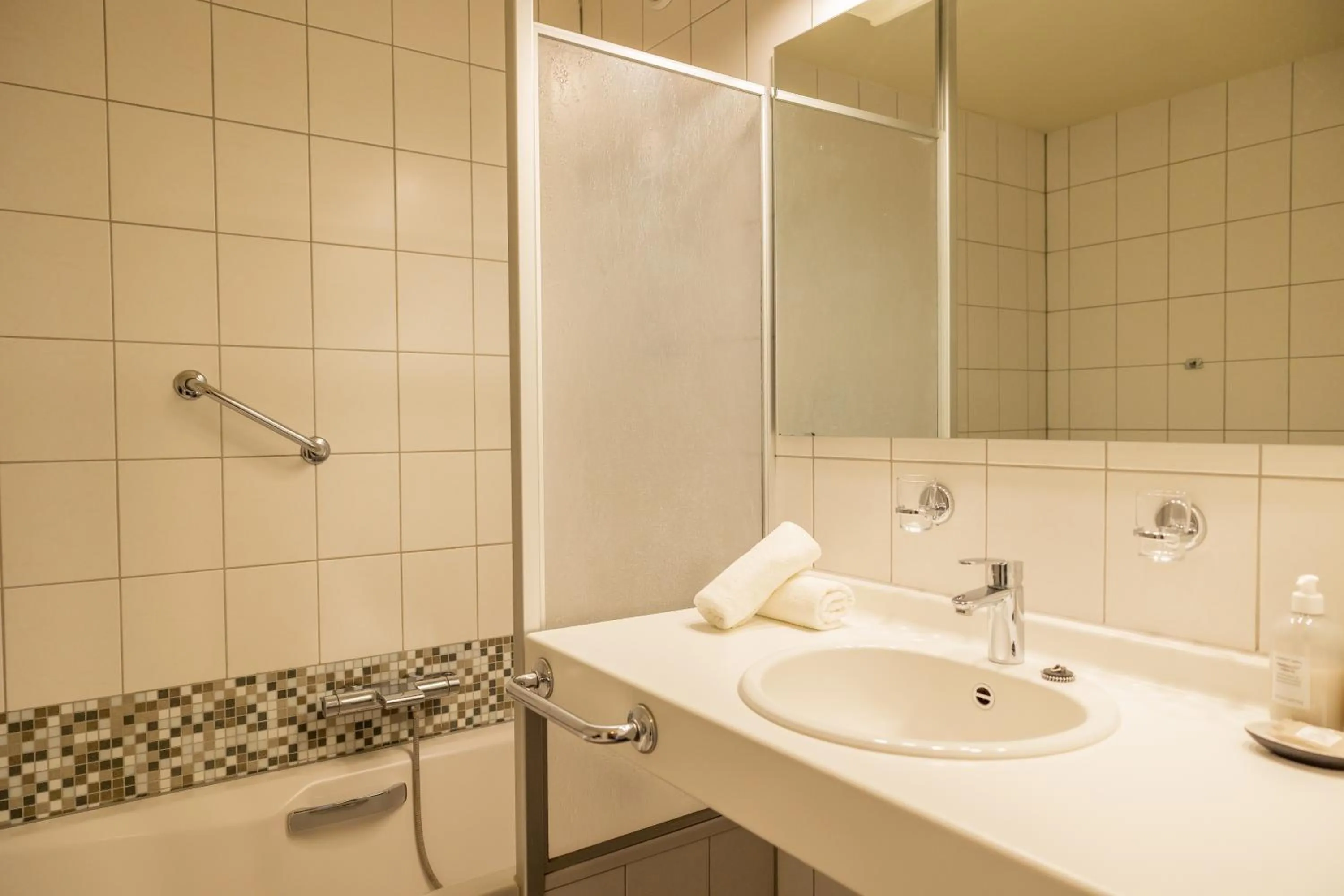 Bathroom in Hotel De Walvisvaarder