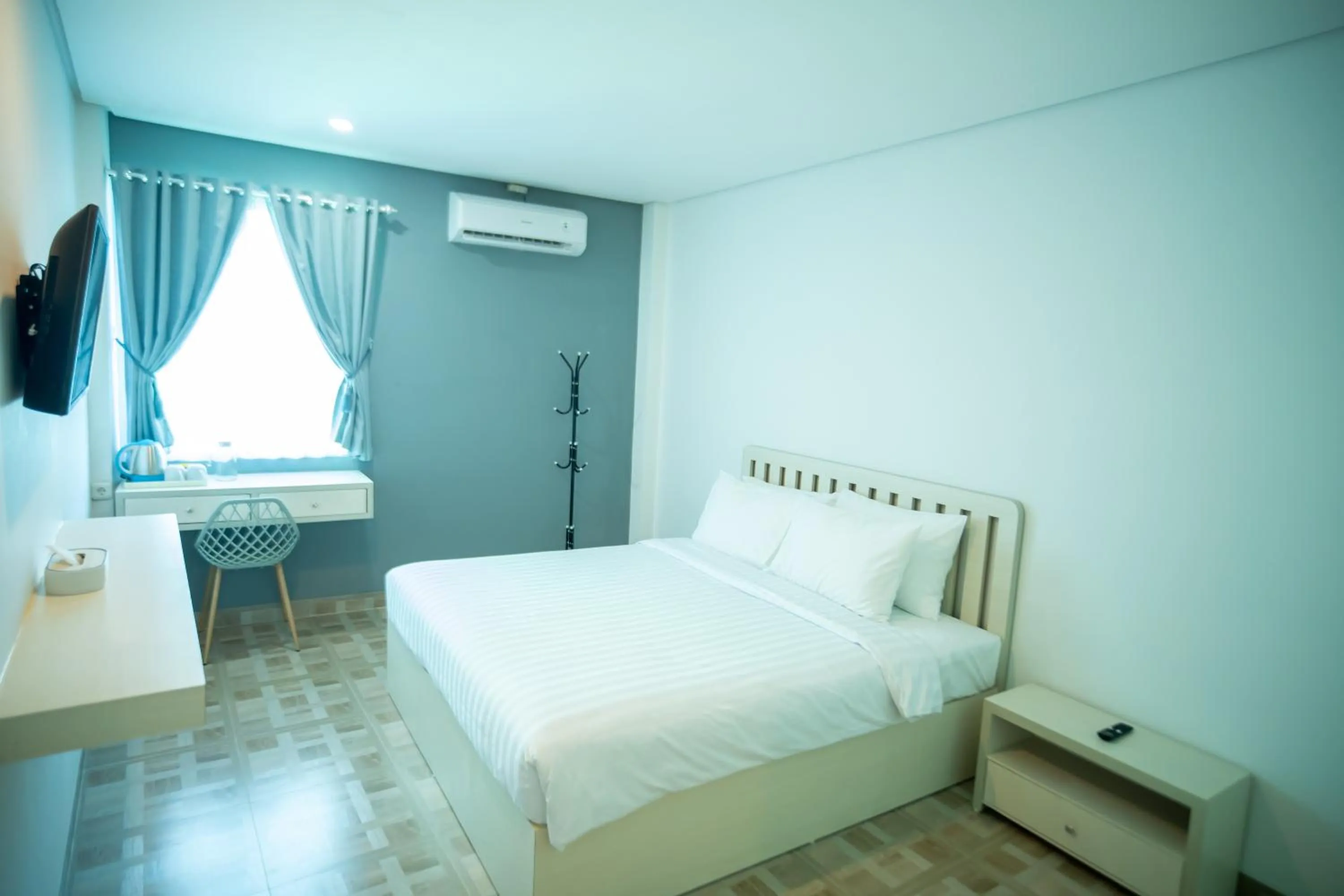 Bed in Elephant Inn and Suite by Sajiwa