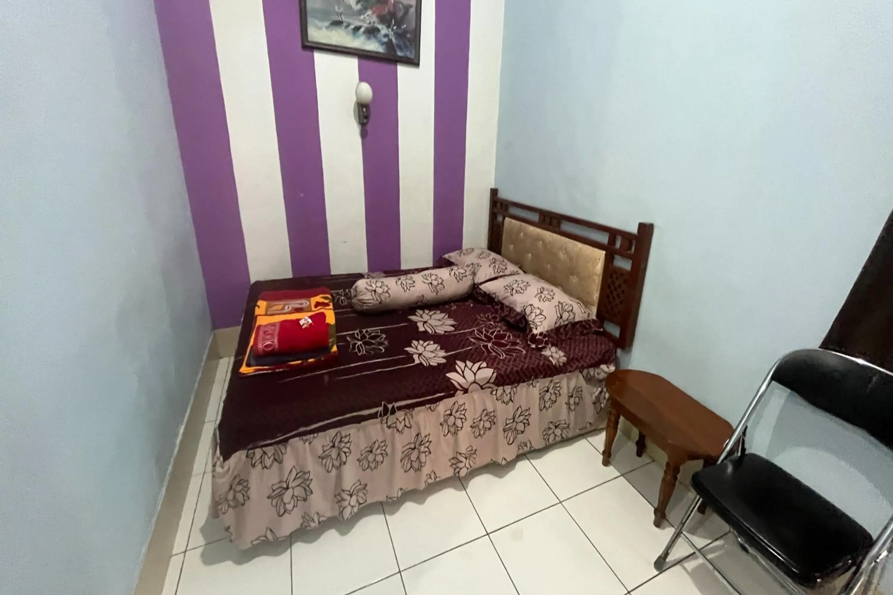 Bedroom, Bed in Hotel O Wisma Alam Syariah Near PLN GARDU INDUK MAMUJU