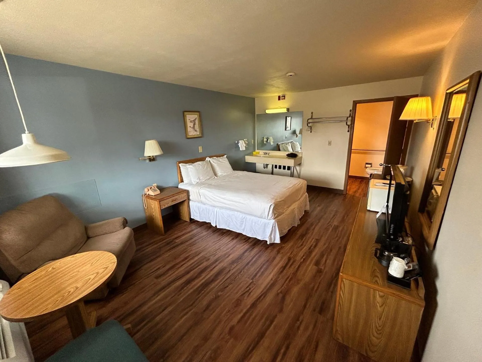 Bedroom, Bed in Valley Inn and Suites