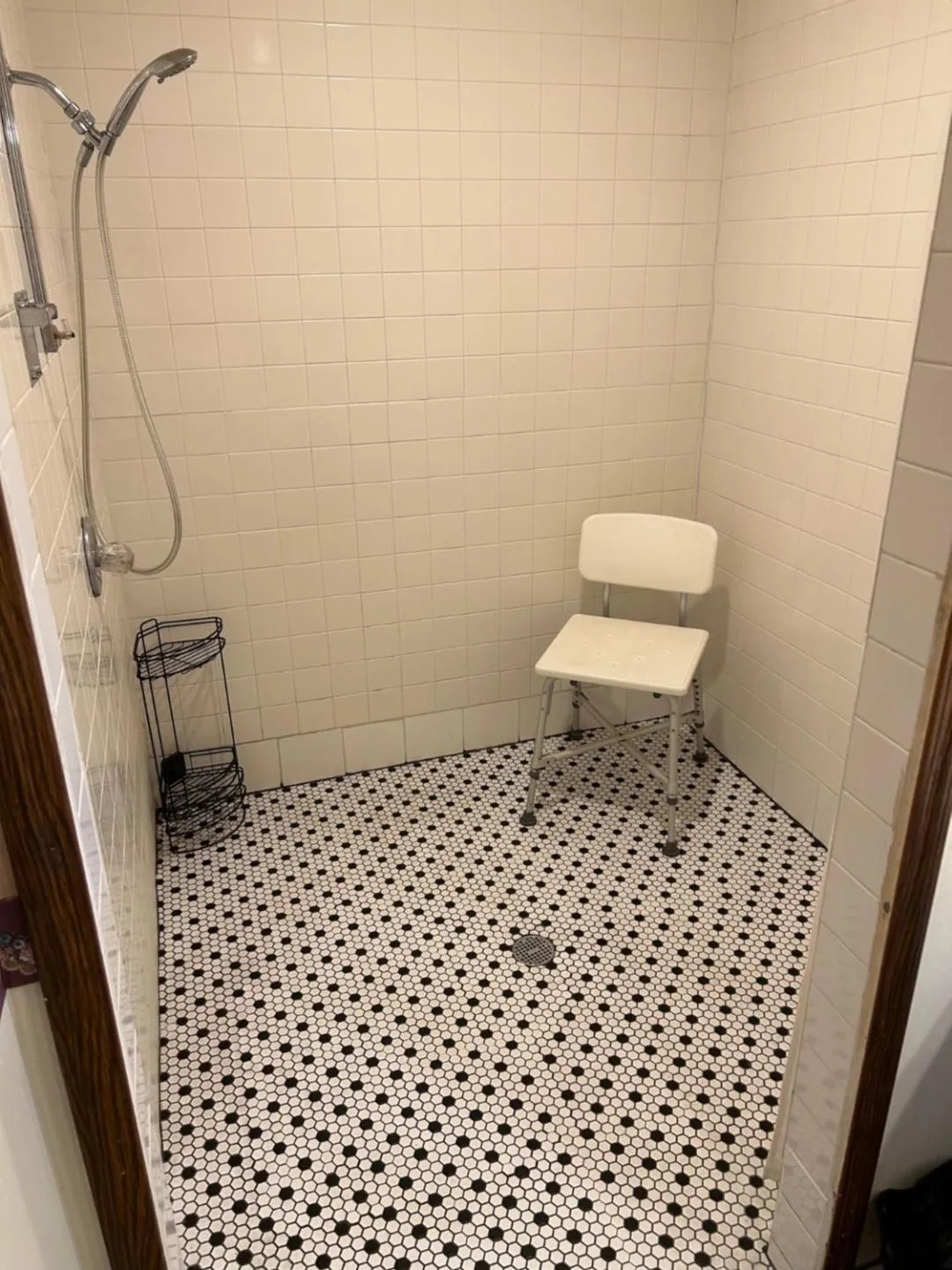 Shower in Valley Inn and Suites