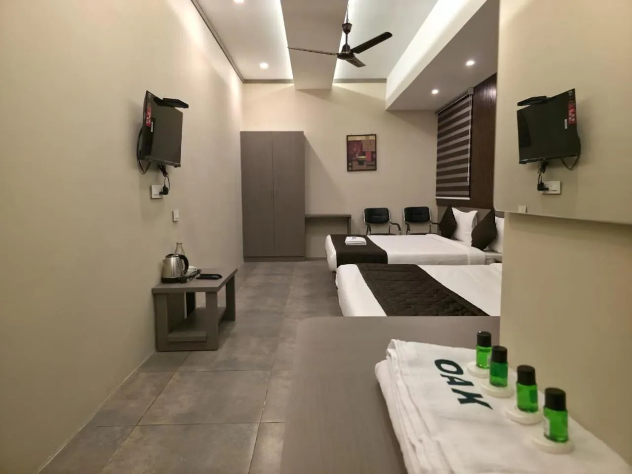 Bedroom in Oak Field Inn