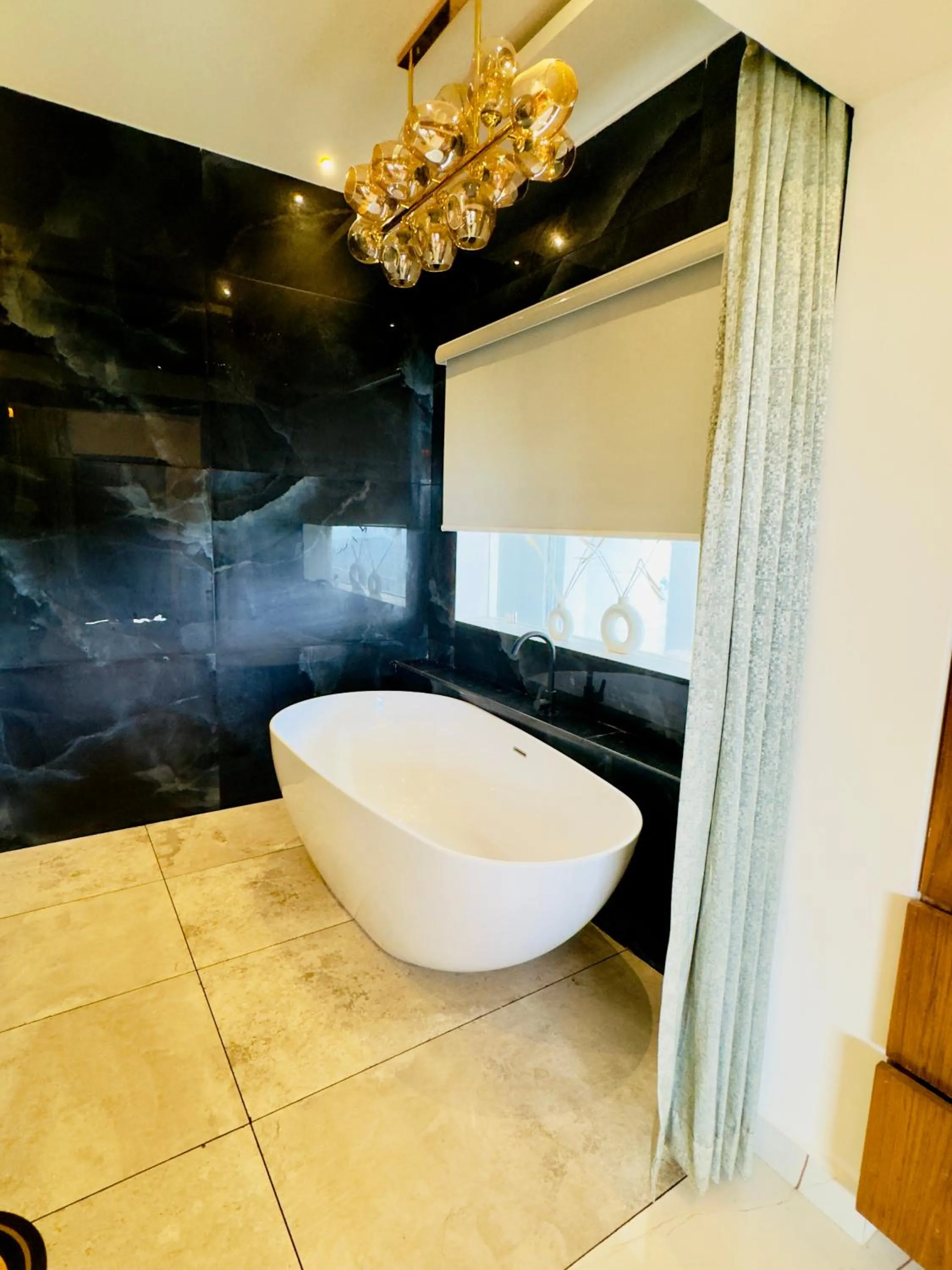 Bath in Misty Wonders