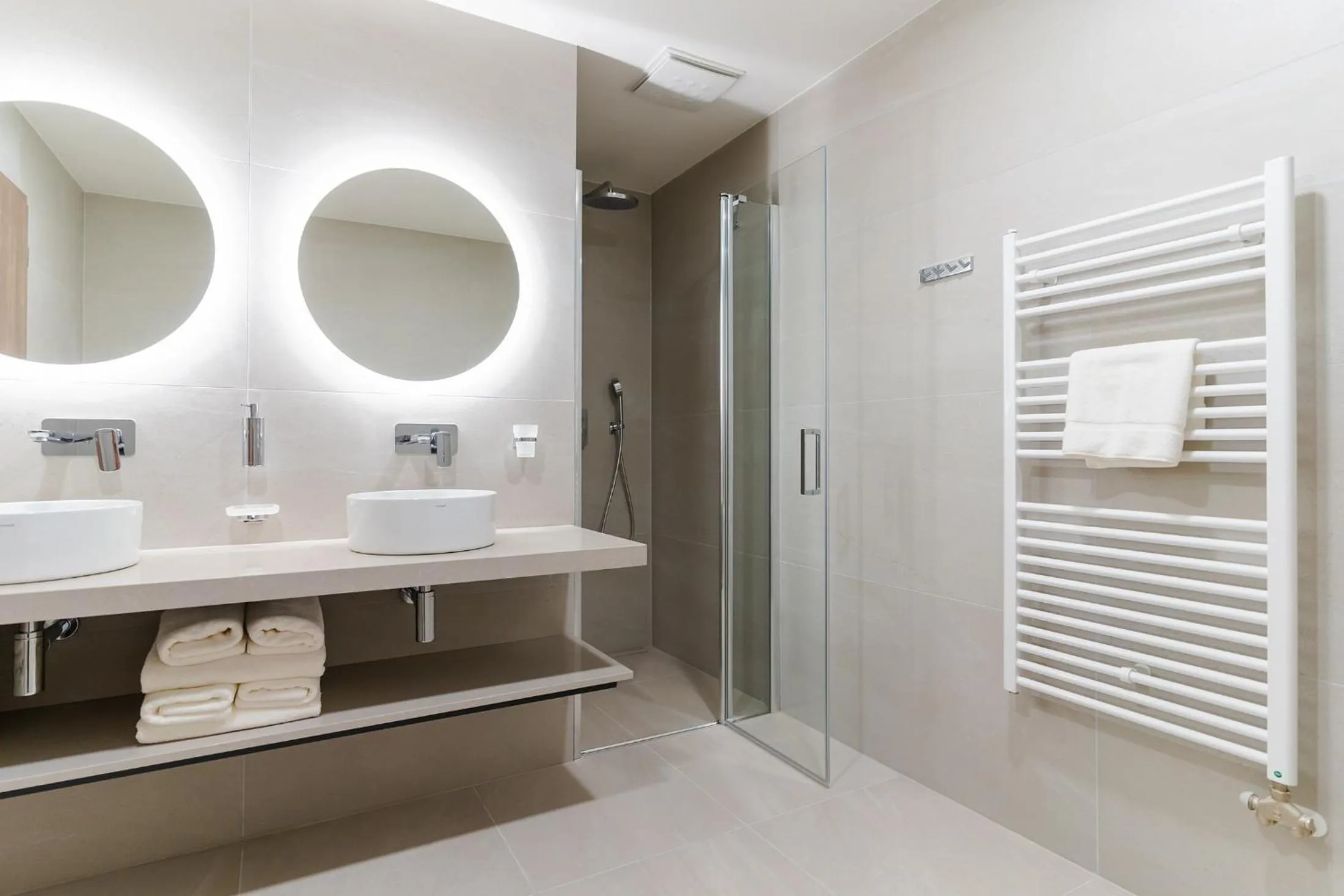 Shower in Spa & Wellness Hotel Fitak****