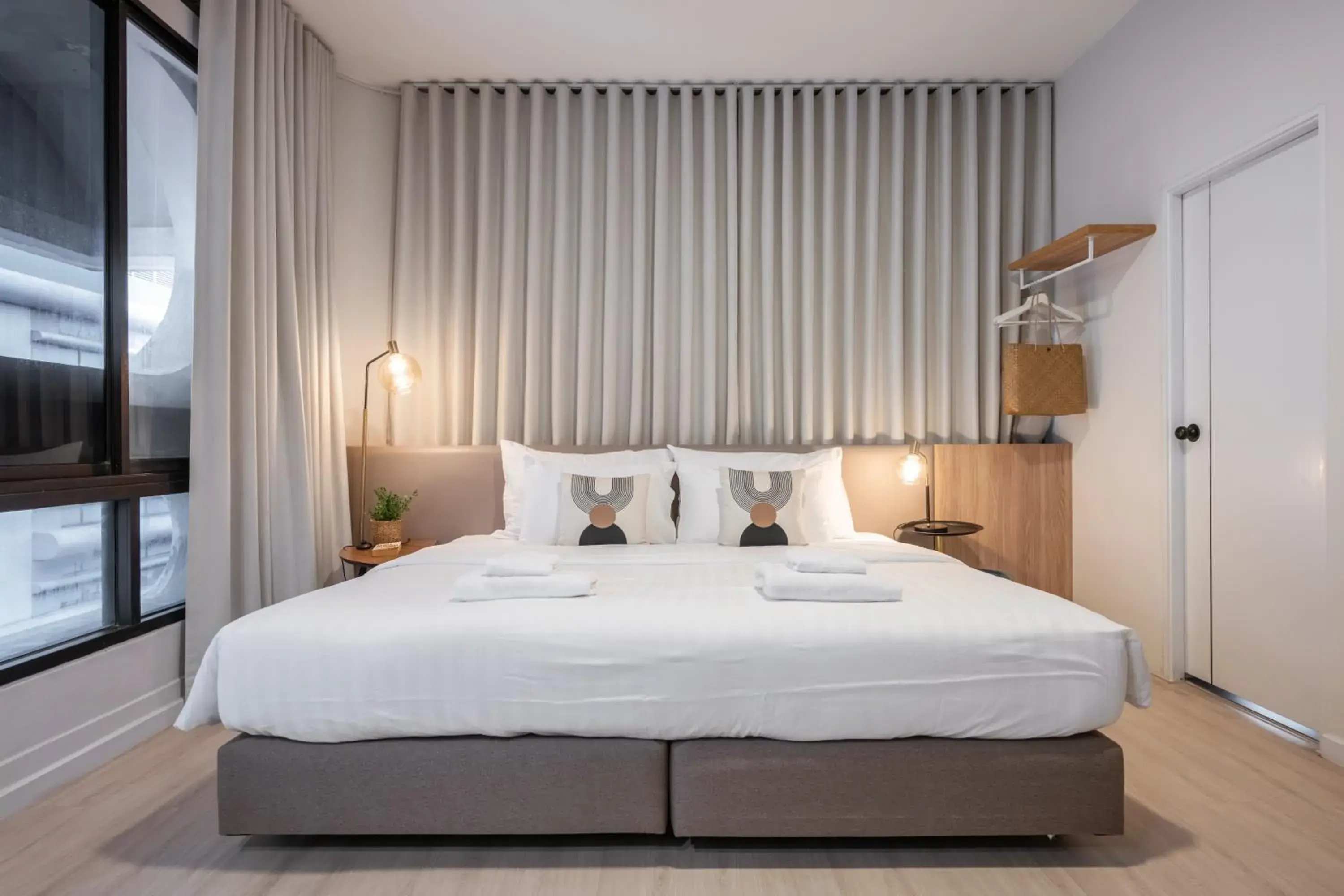 Deluxe Double Room in Unplugged at Bangrak Design Hostel Deluxe Double Room in Unplugged at Bangrak Design Hostel