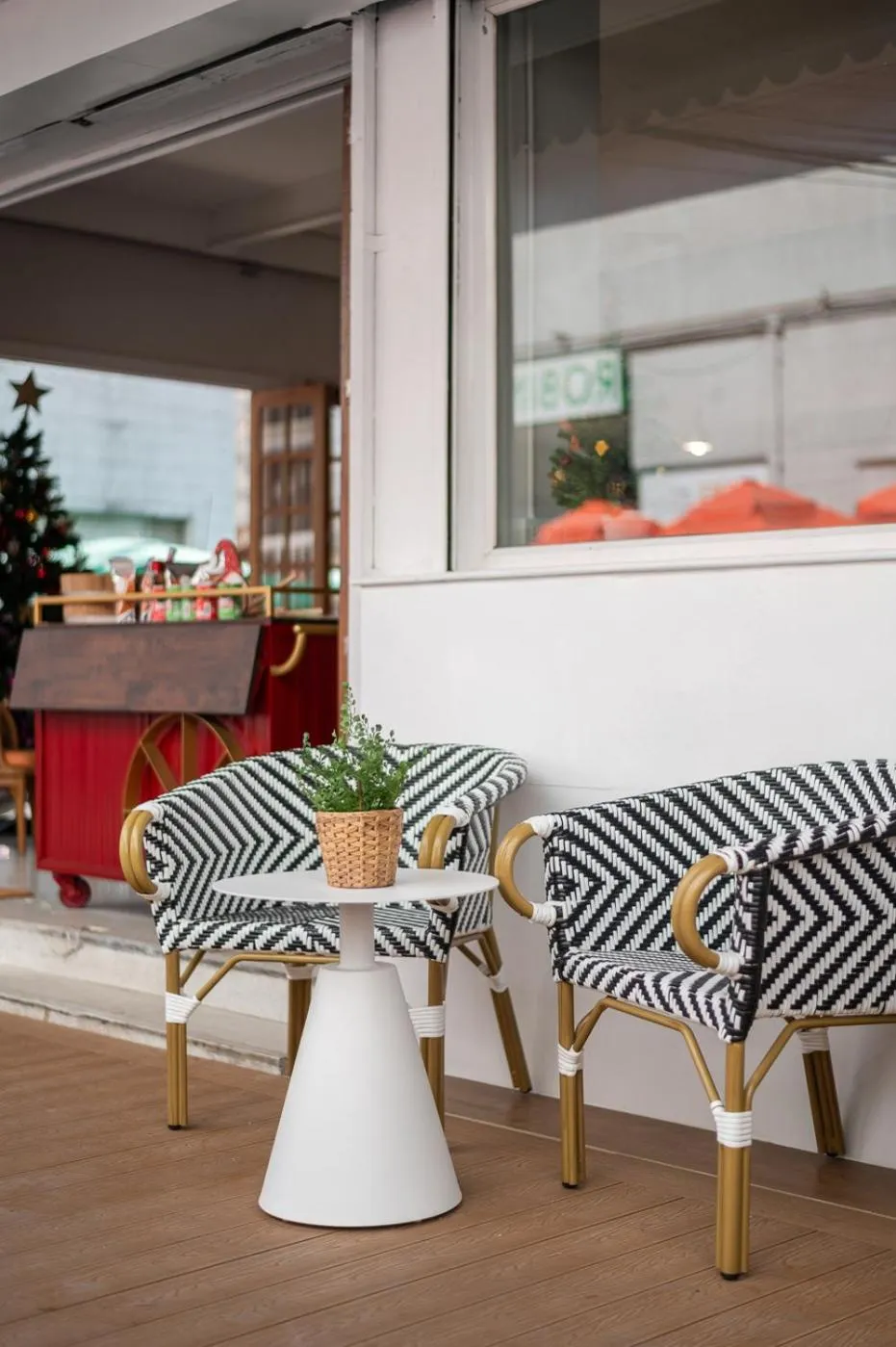 Patio in Unplugged at Bangrak Design Hostel