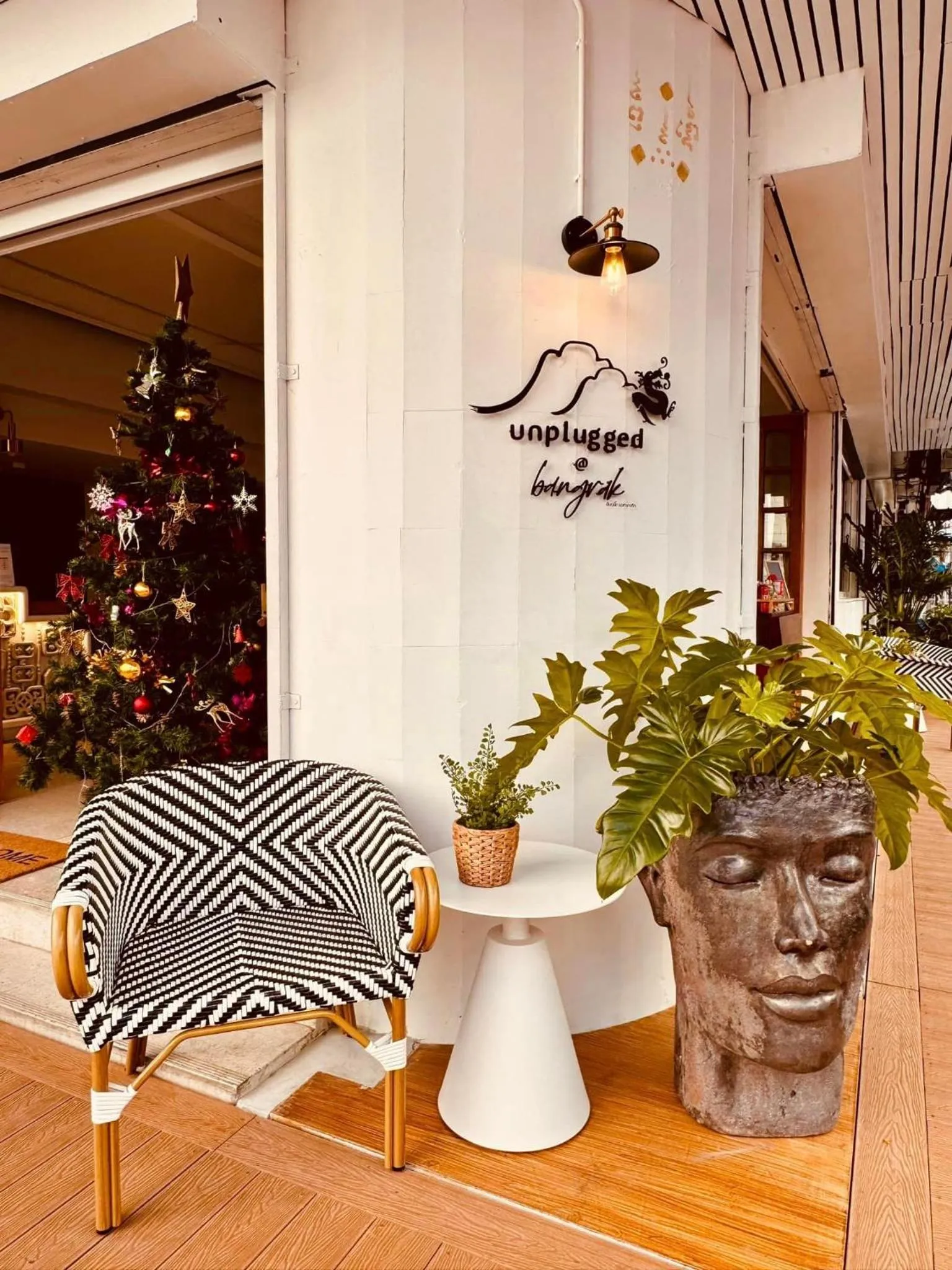 Garden in Unplugged at Bangrak Design Hostel