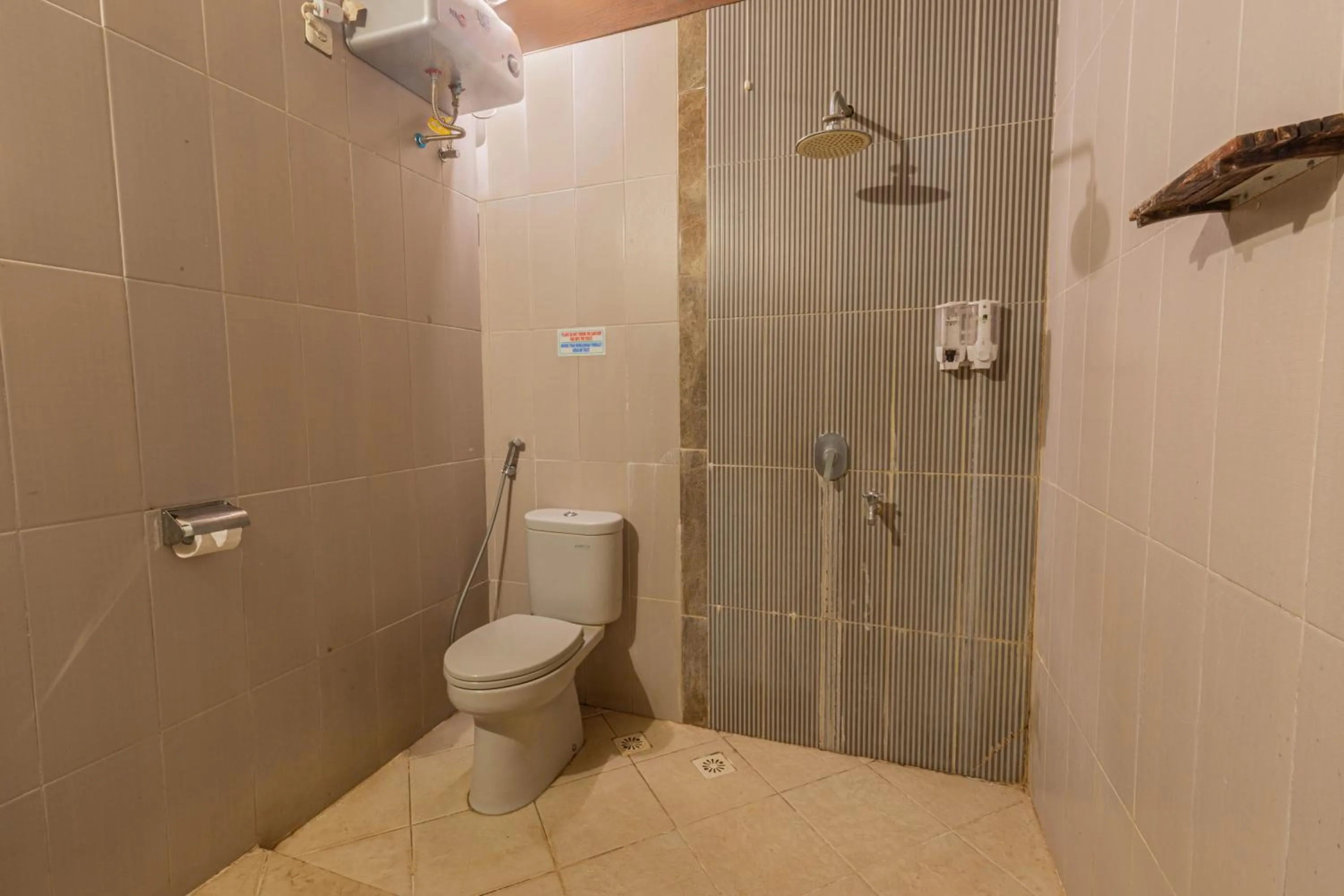 Bathroom in Green Asri Hotel