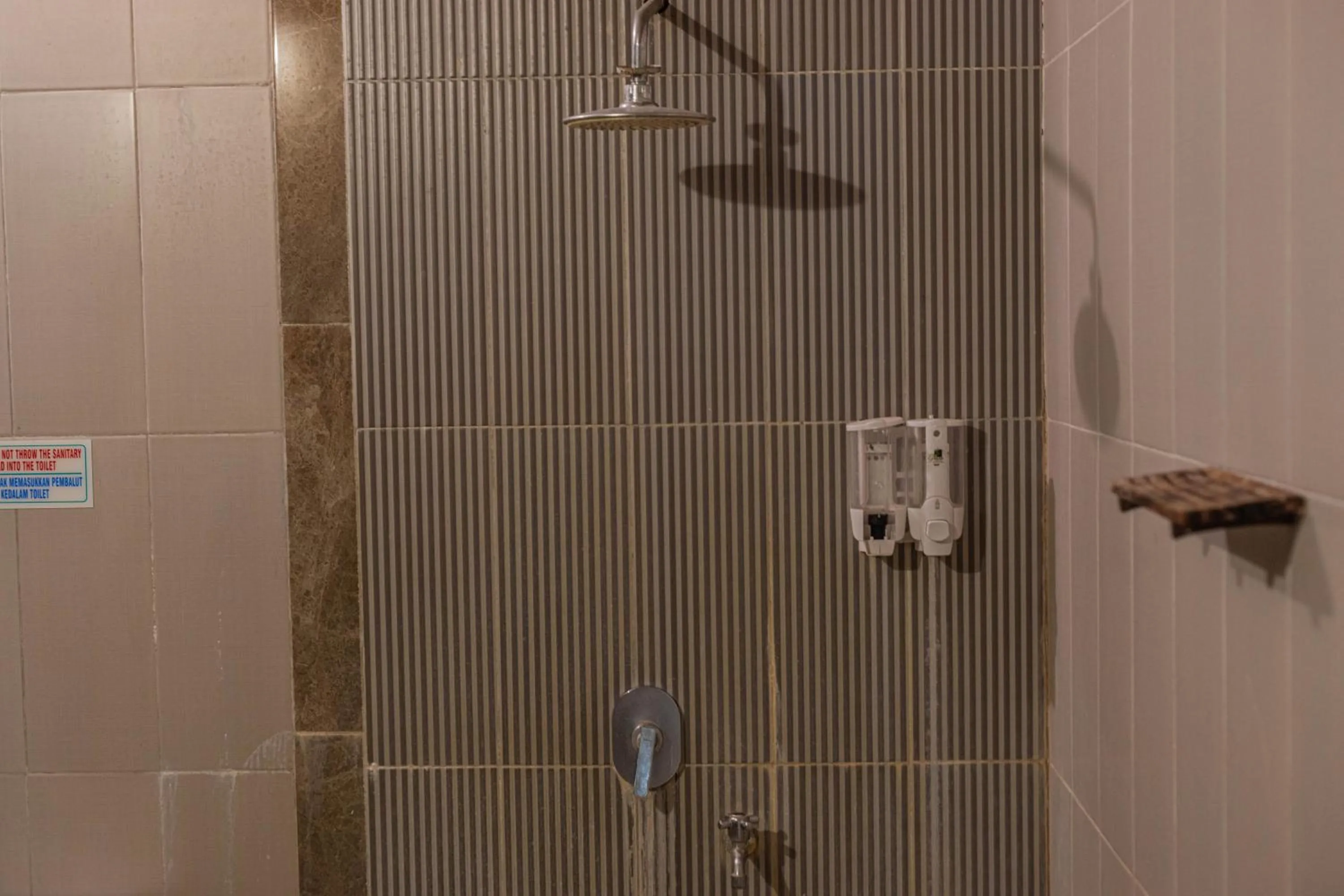 Shower in Green Asri Hotel