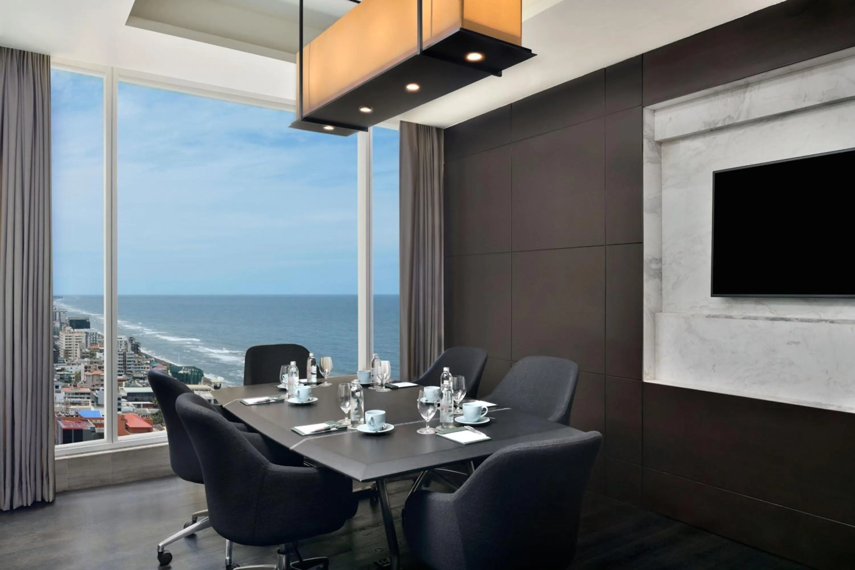 Lounge or bar in Sheraton Colombo Hotel