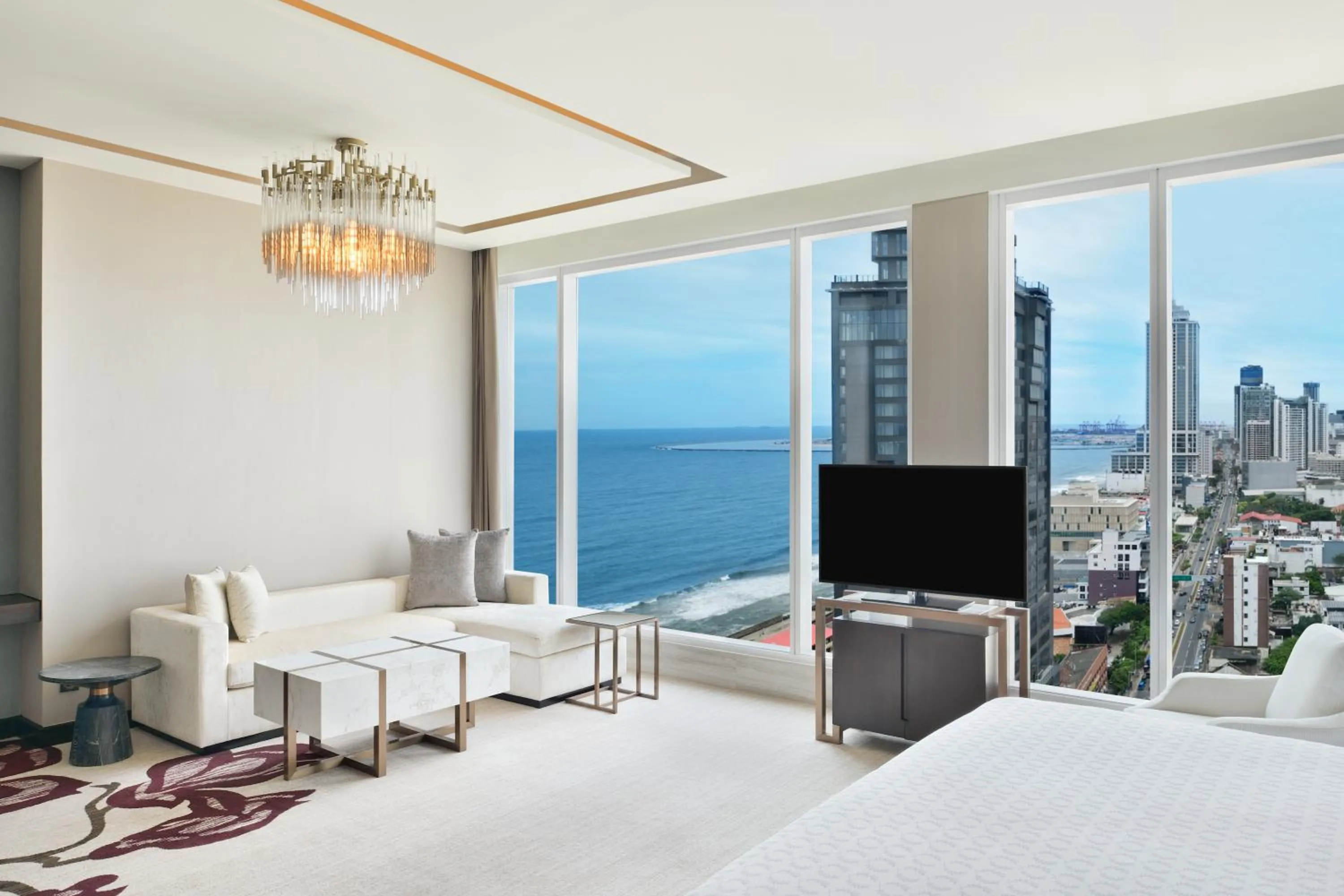 Bedroom, Bed in Sheraton Colombo Hotel