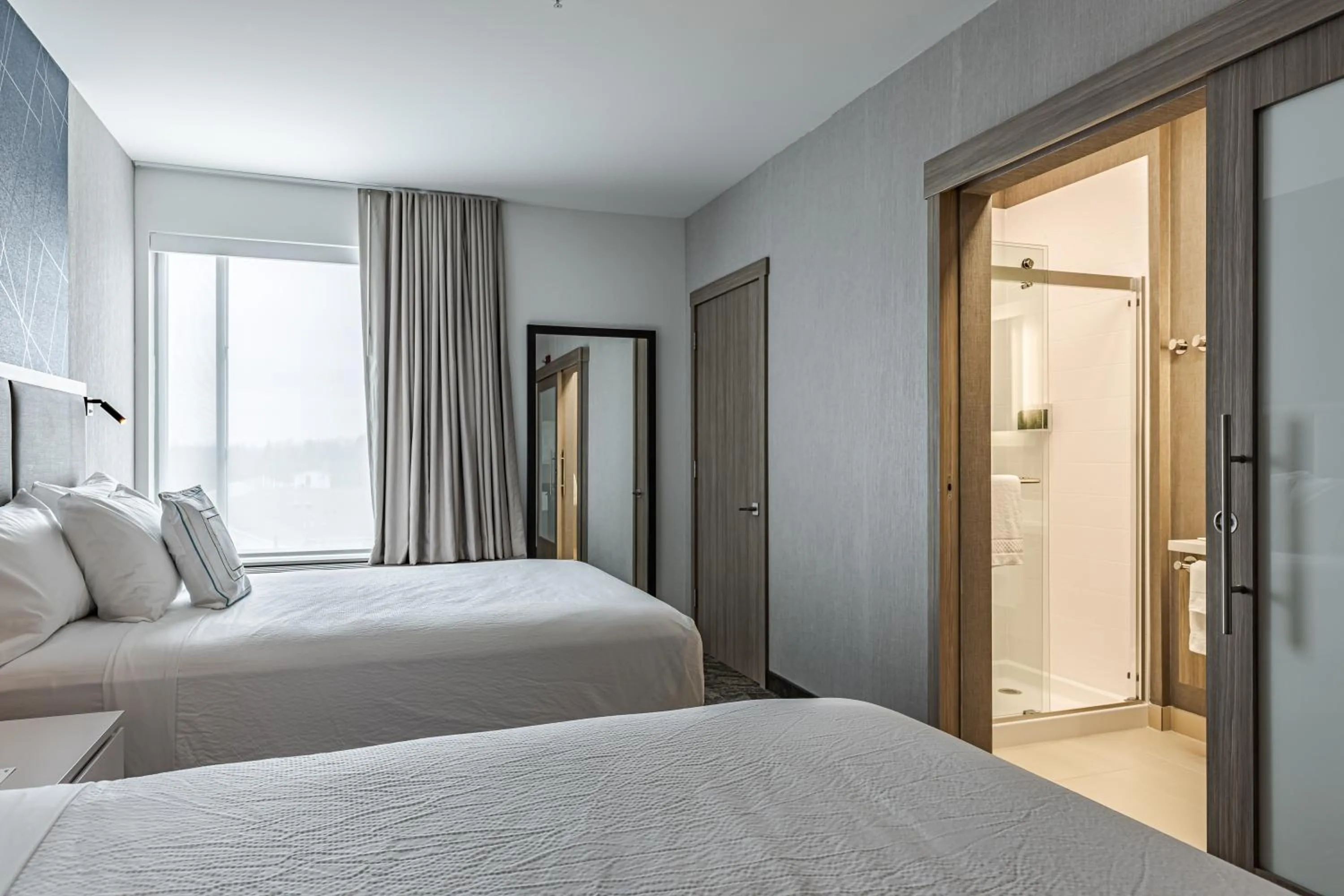 Bed in SpringHill Suites by Marriott Fort Wayne Southwest