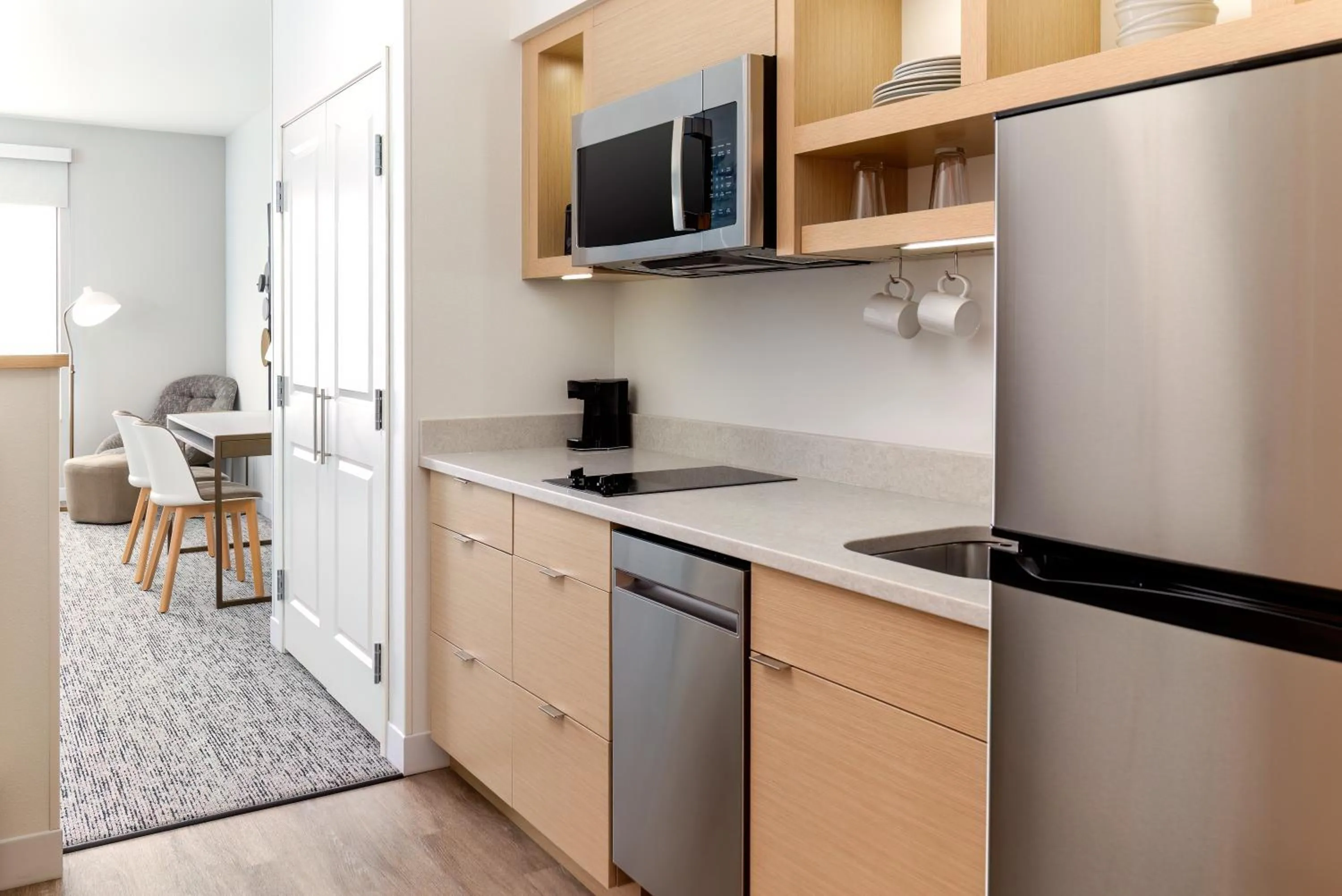 kitchen in TownePlace Suites by Marriott Monrovia