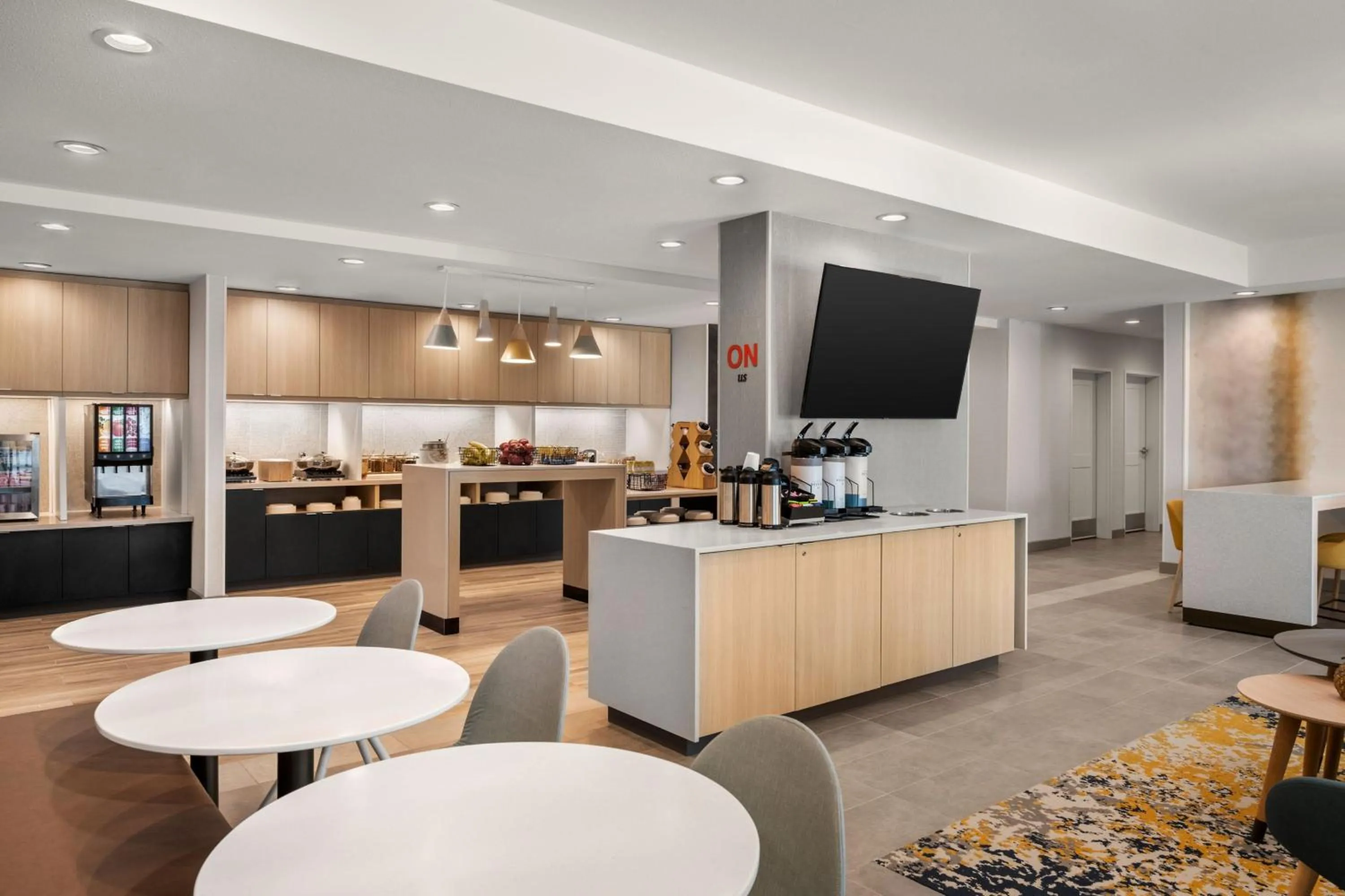 Breakfast in TownePlace Suites by Marriott Wentzville
