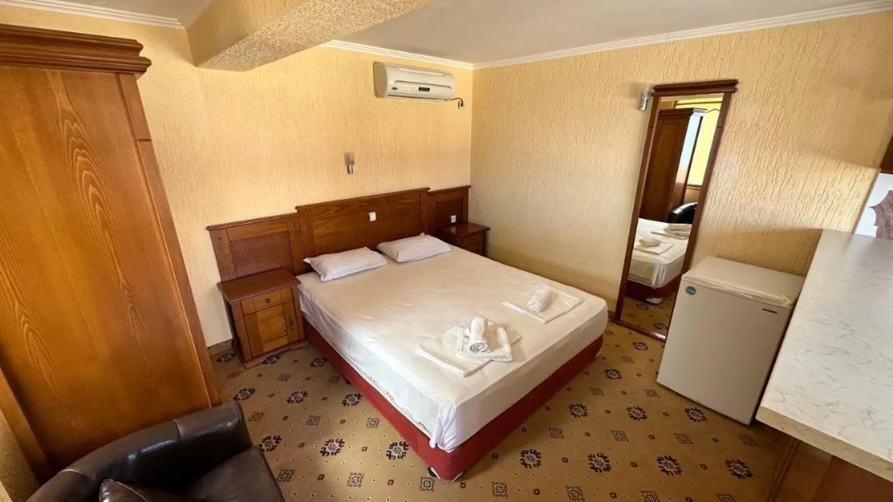 Bed in Elizabeth Beach Apartments