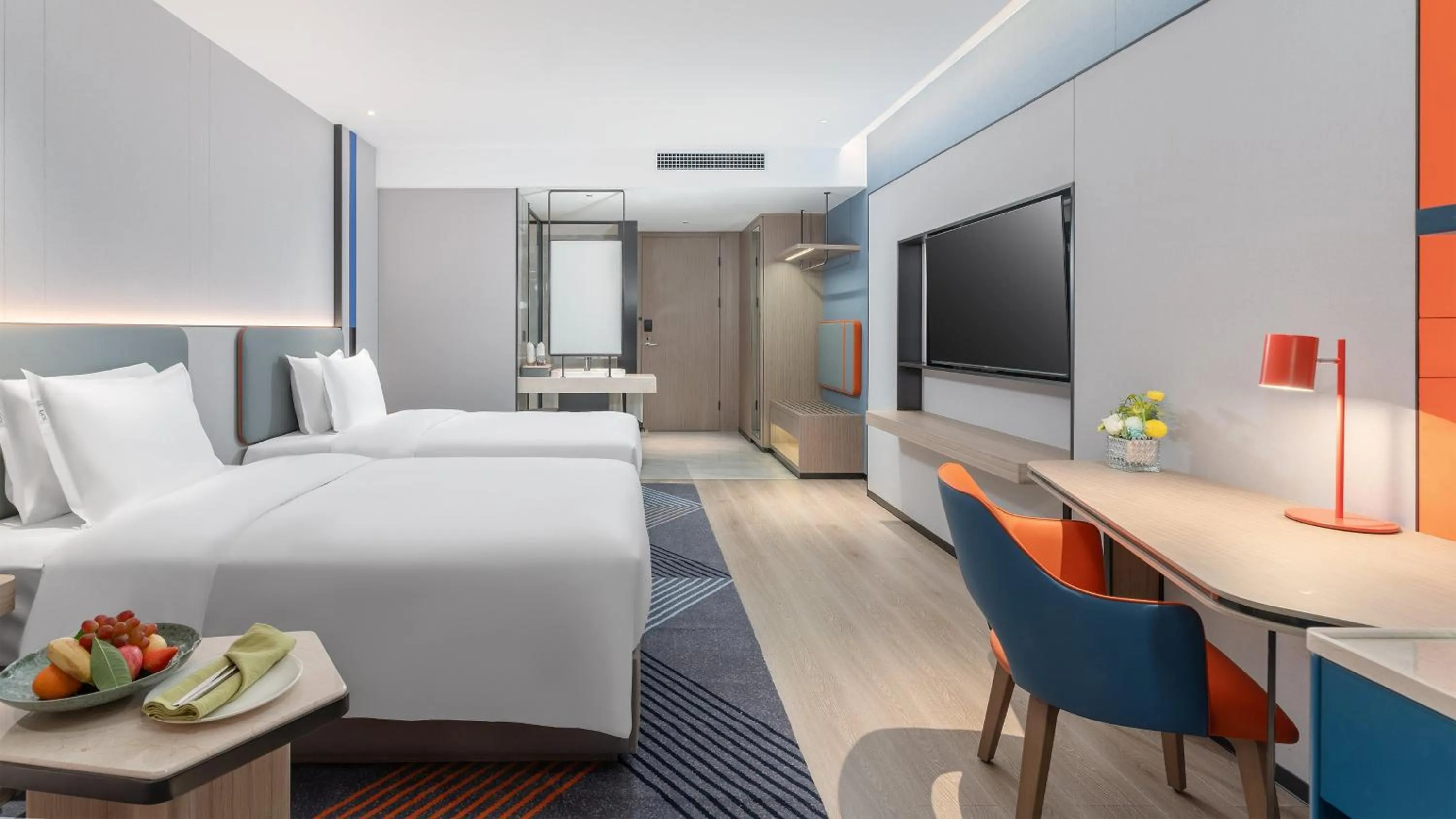 Photo of the whole room, Bed in Holiday Inn Express Changsha Development Zone by IHG