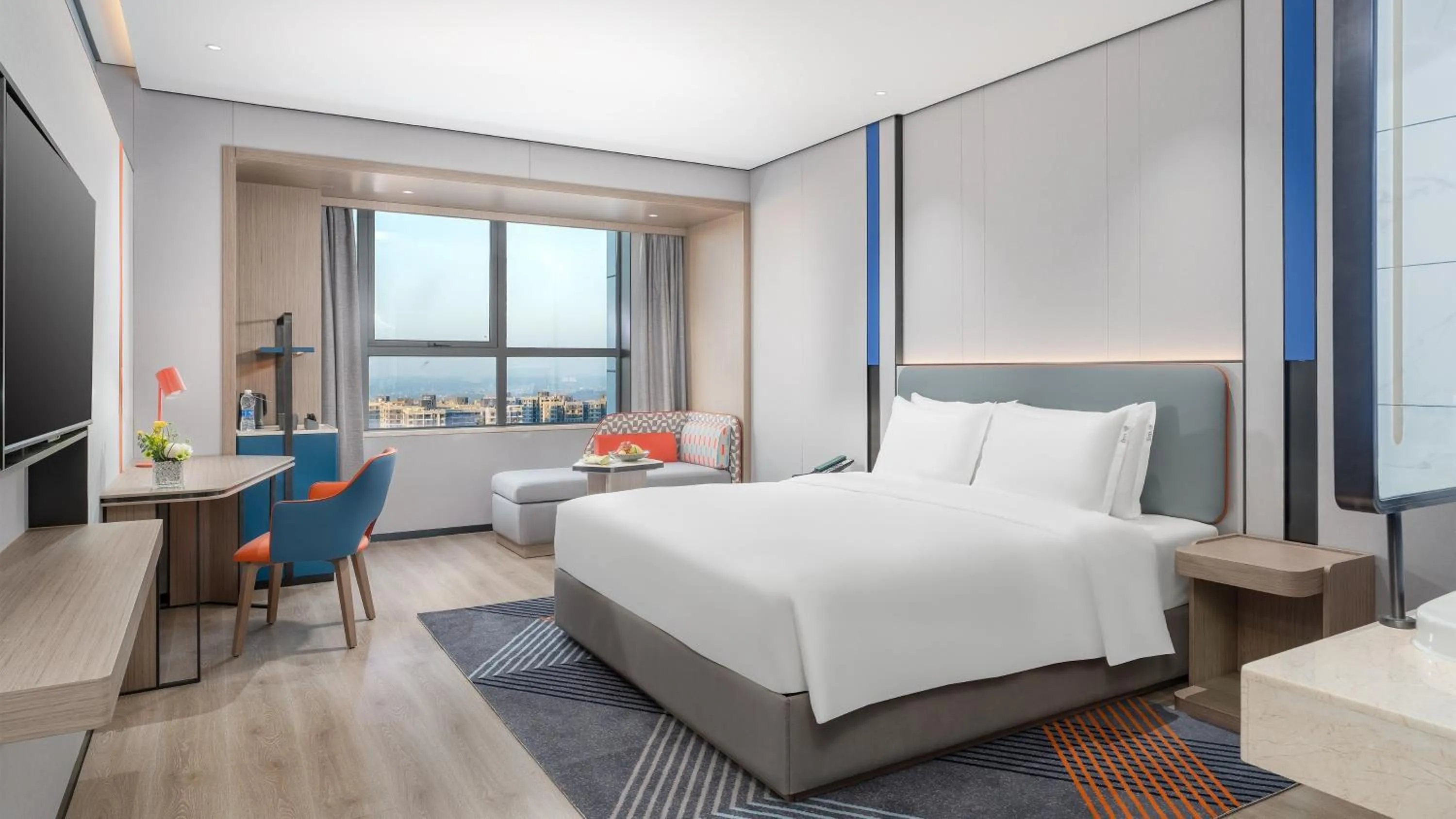 Photo of the whole room, Bed in Holiday Inn Express Changsha Development Zone by IHG
