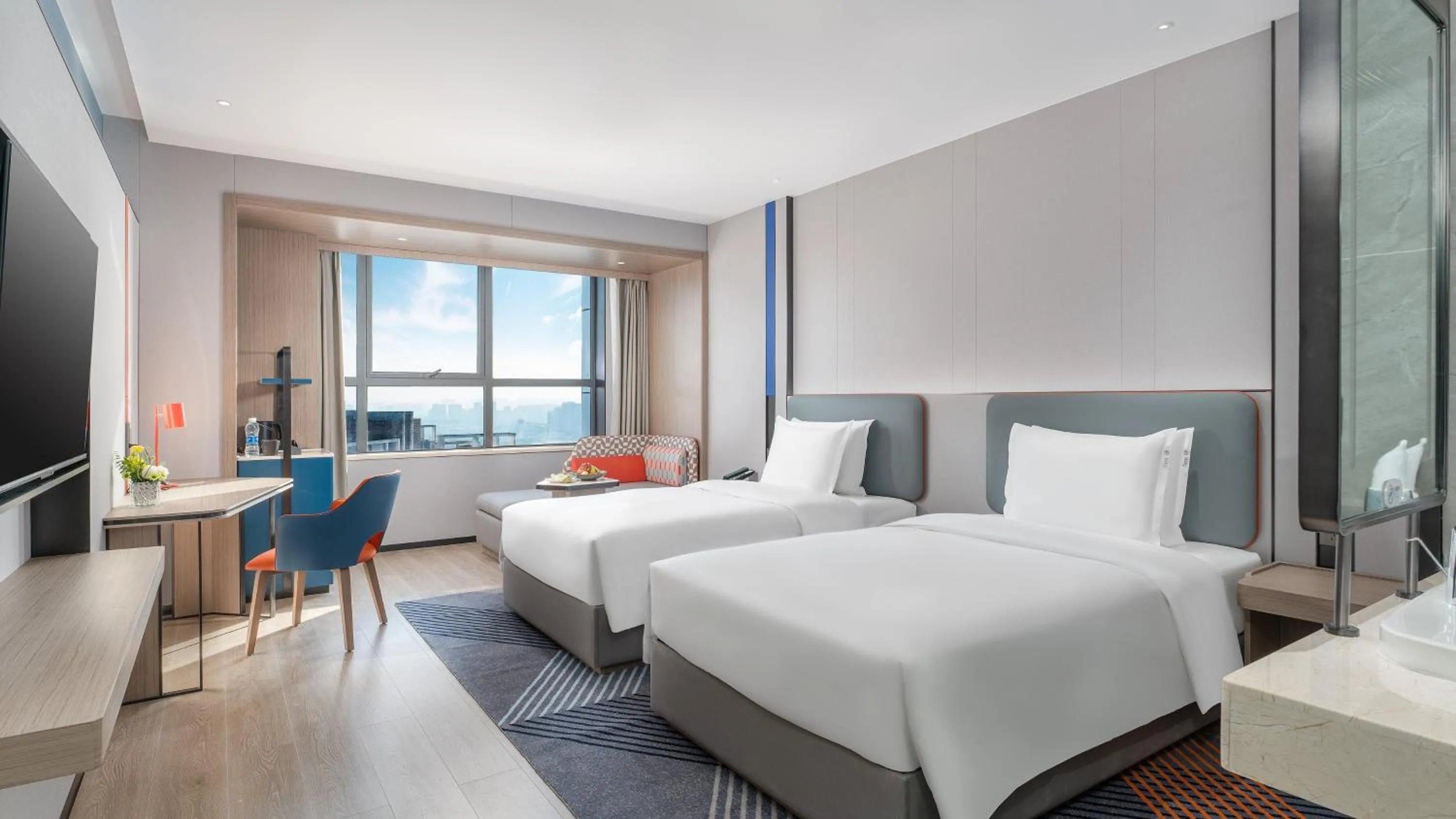 Photo of the whole room, Bed in Holiday Inn Express Changsha Development Zone by IHG