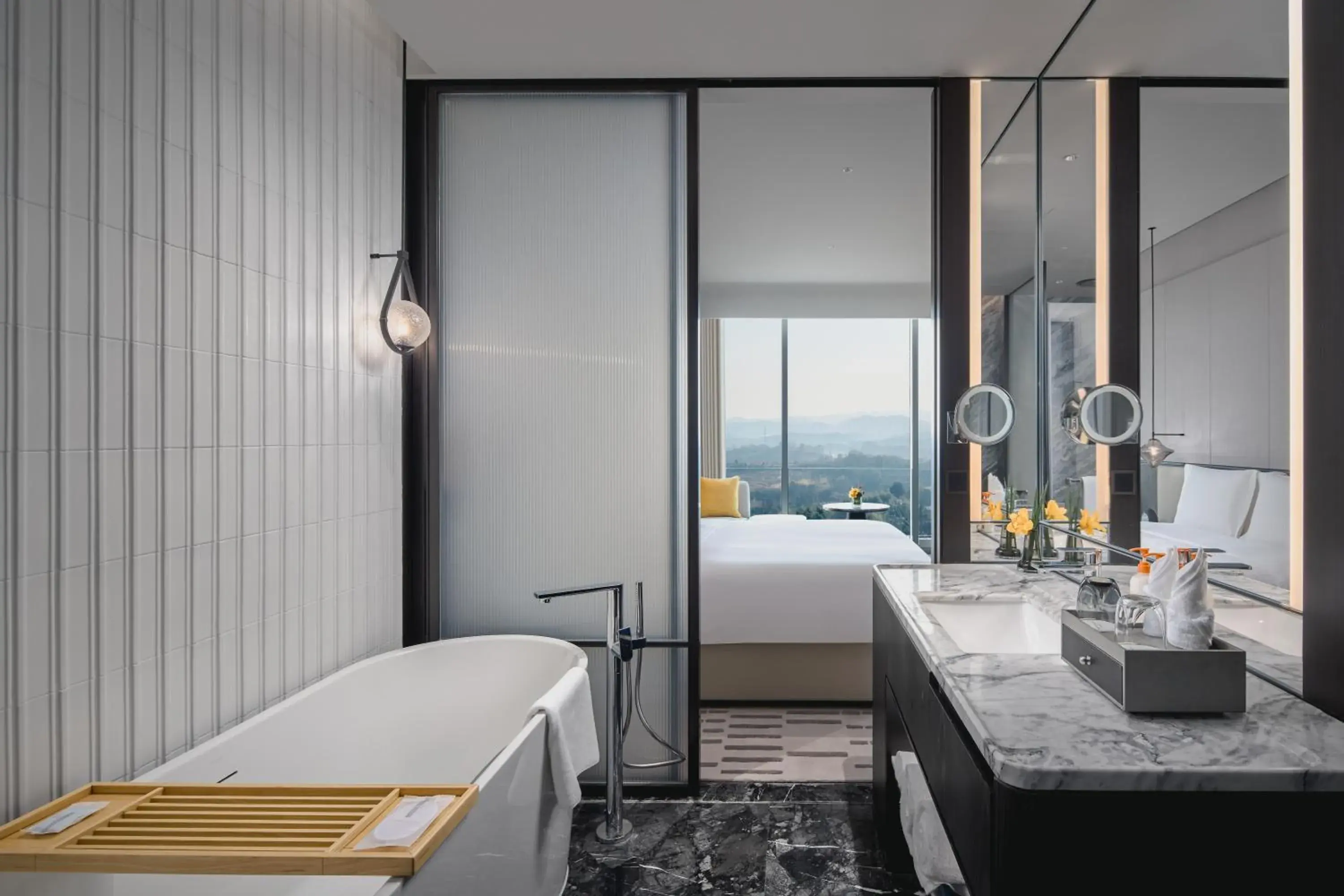 Standard King Room in Crowne Plaza Ezhou by IHG Standard King Room in Crowne Plaza Ezhou by IHG