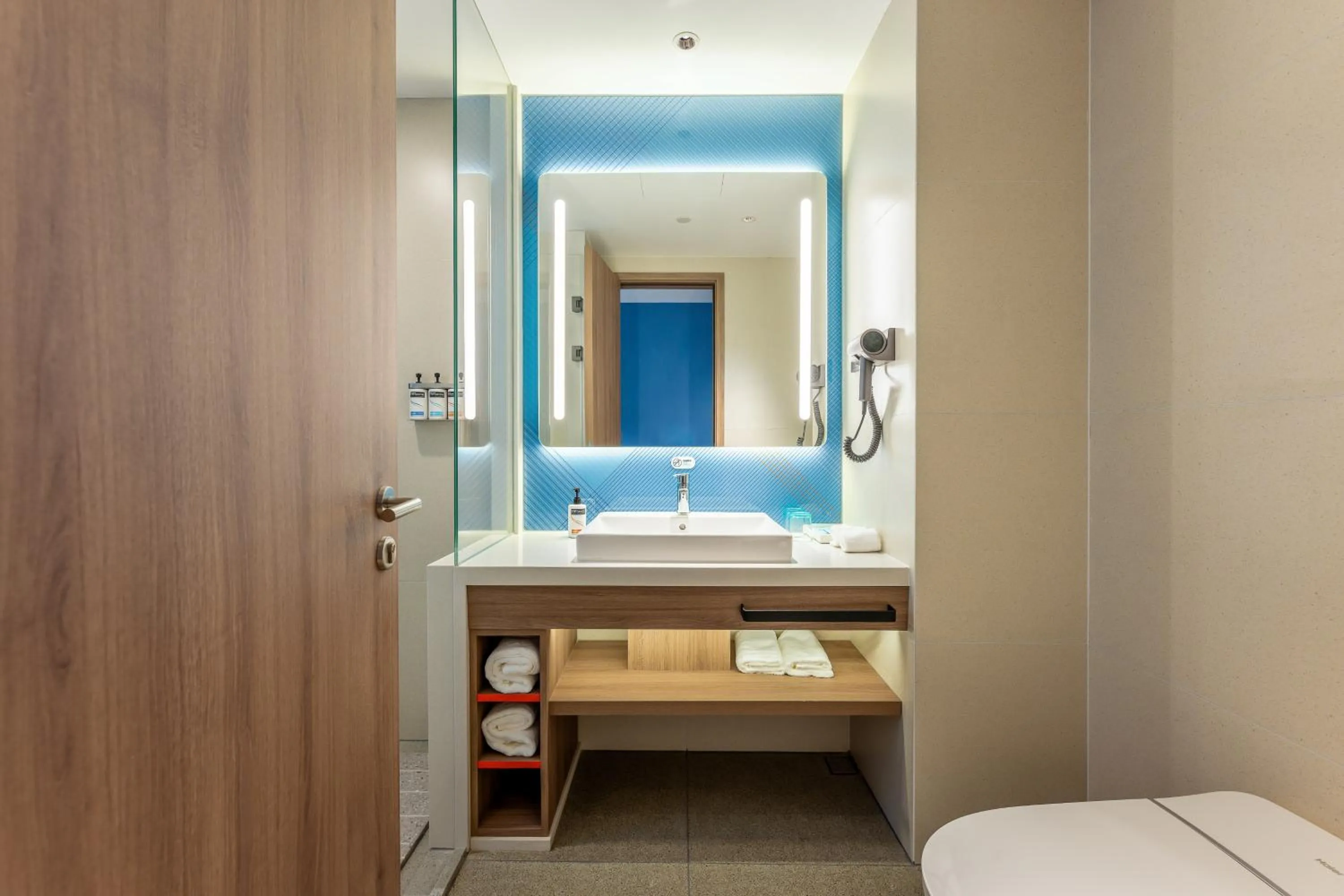 Bathroom in Holiday Inn Express Hefei FTZ by IHG