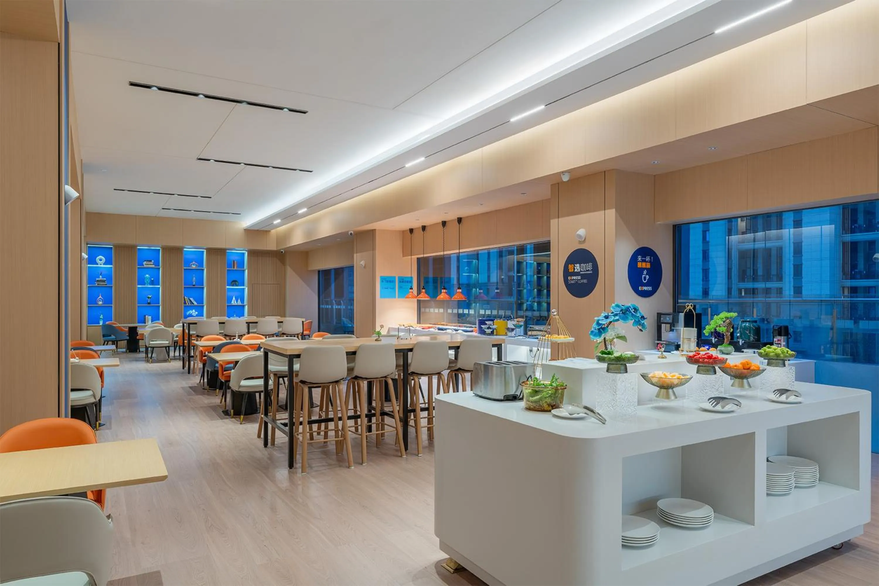 Restaurant/places to eat in Holiday Inn Express Changsha Yuhua by IHG