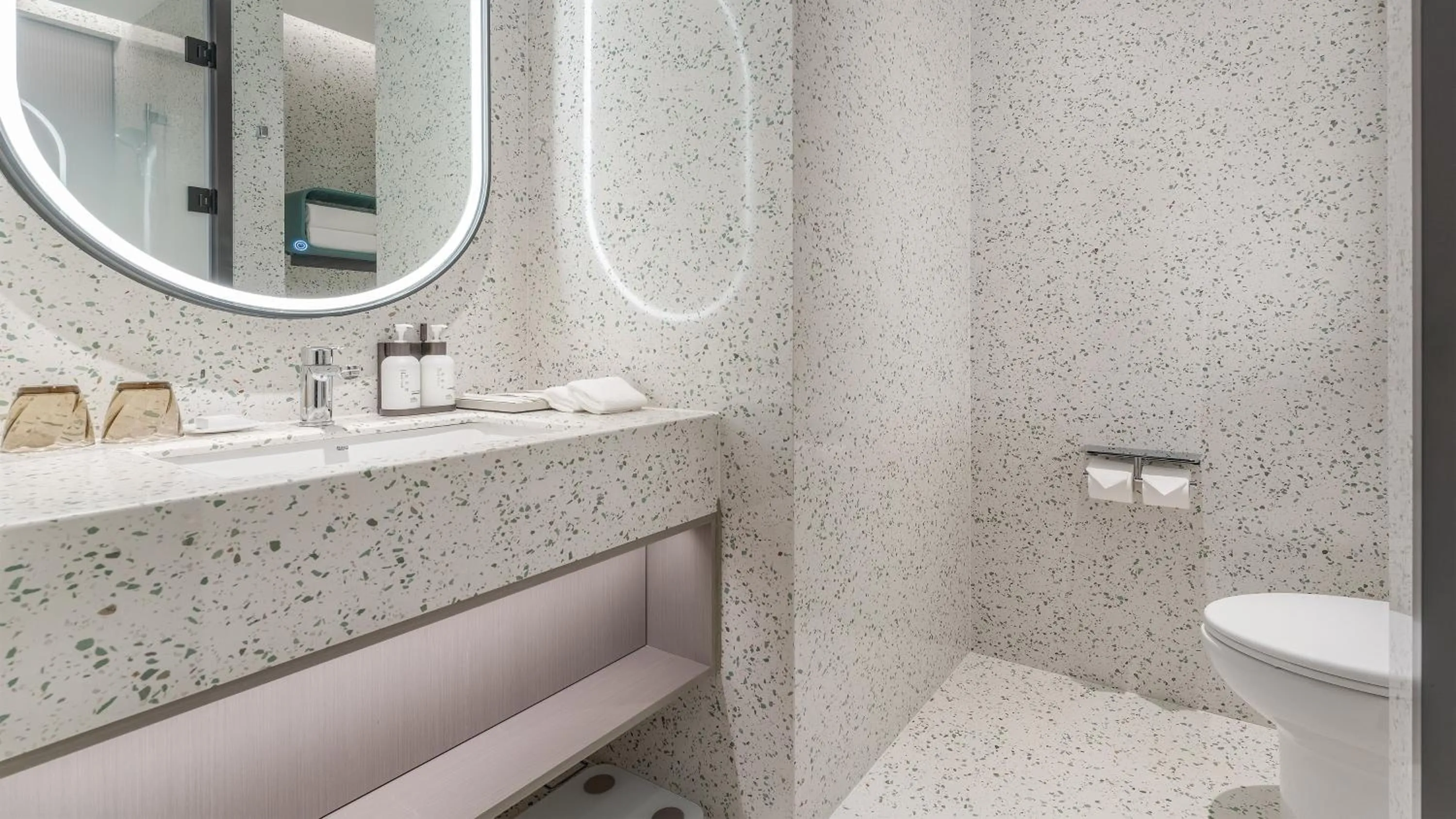 Photo of the whole room in EVEN Hotel Zhongshan City Center by IHG