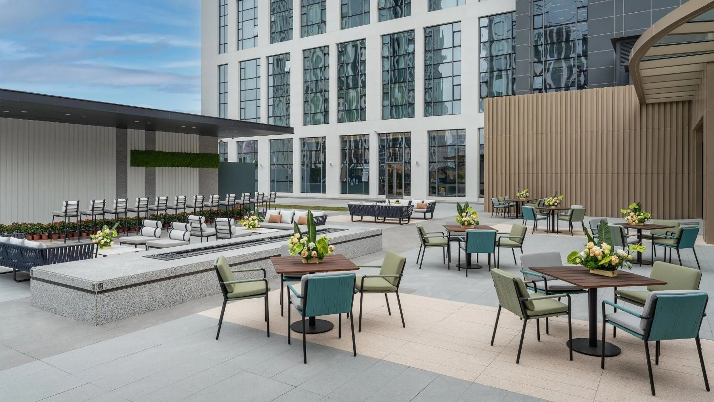 Restaurant/places to eat in EVEN Hotel Zhongshan City Center by IHG