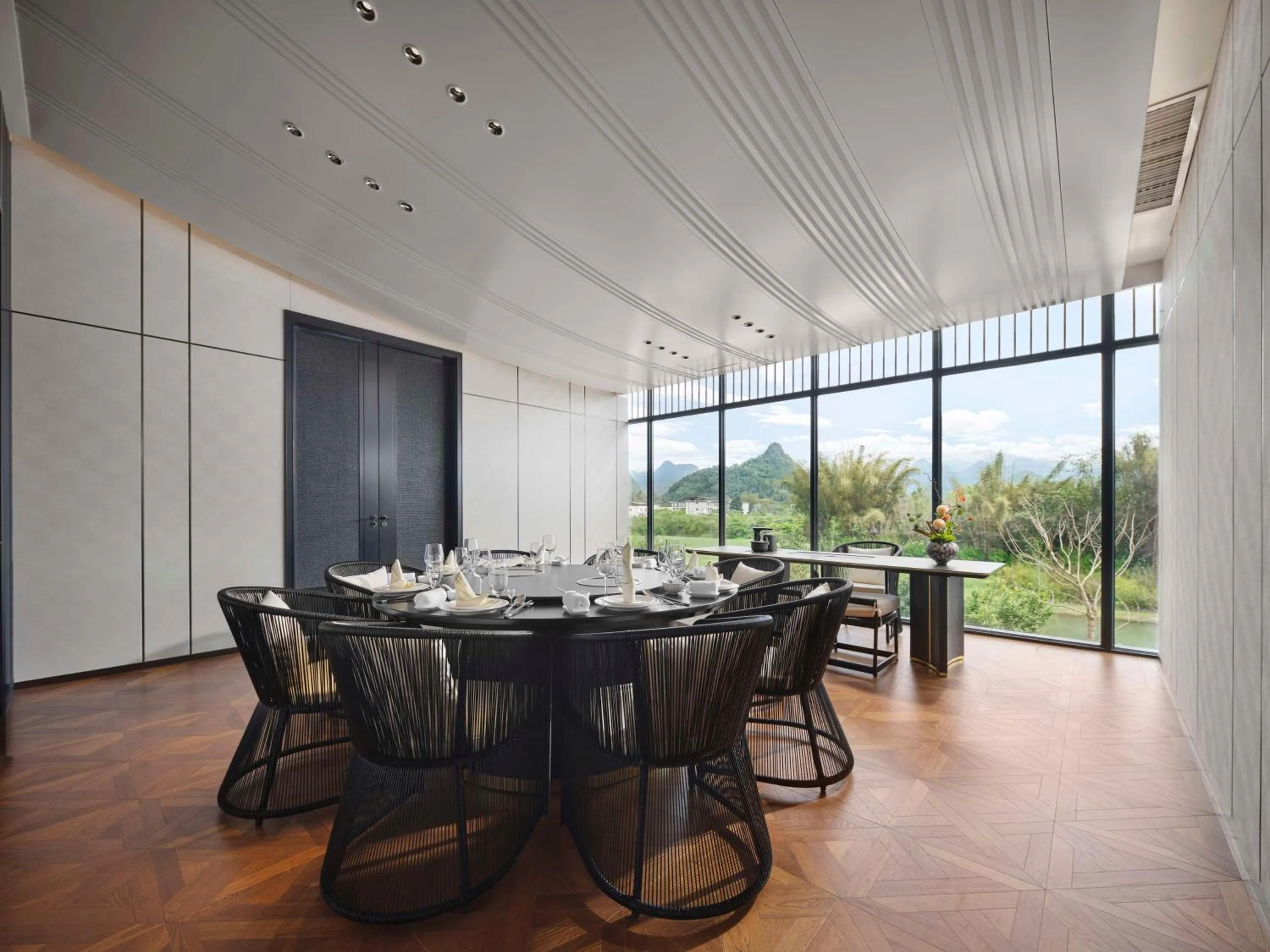 Restaurant/places to eat in Hilton Garden Inn Guilin Yangshuo