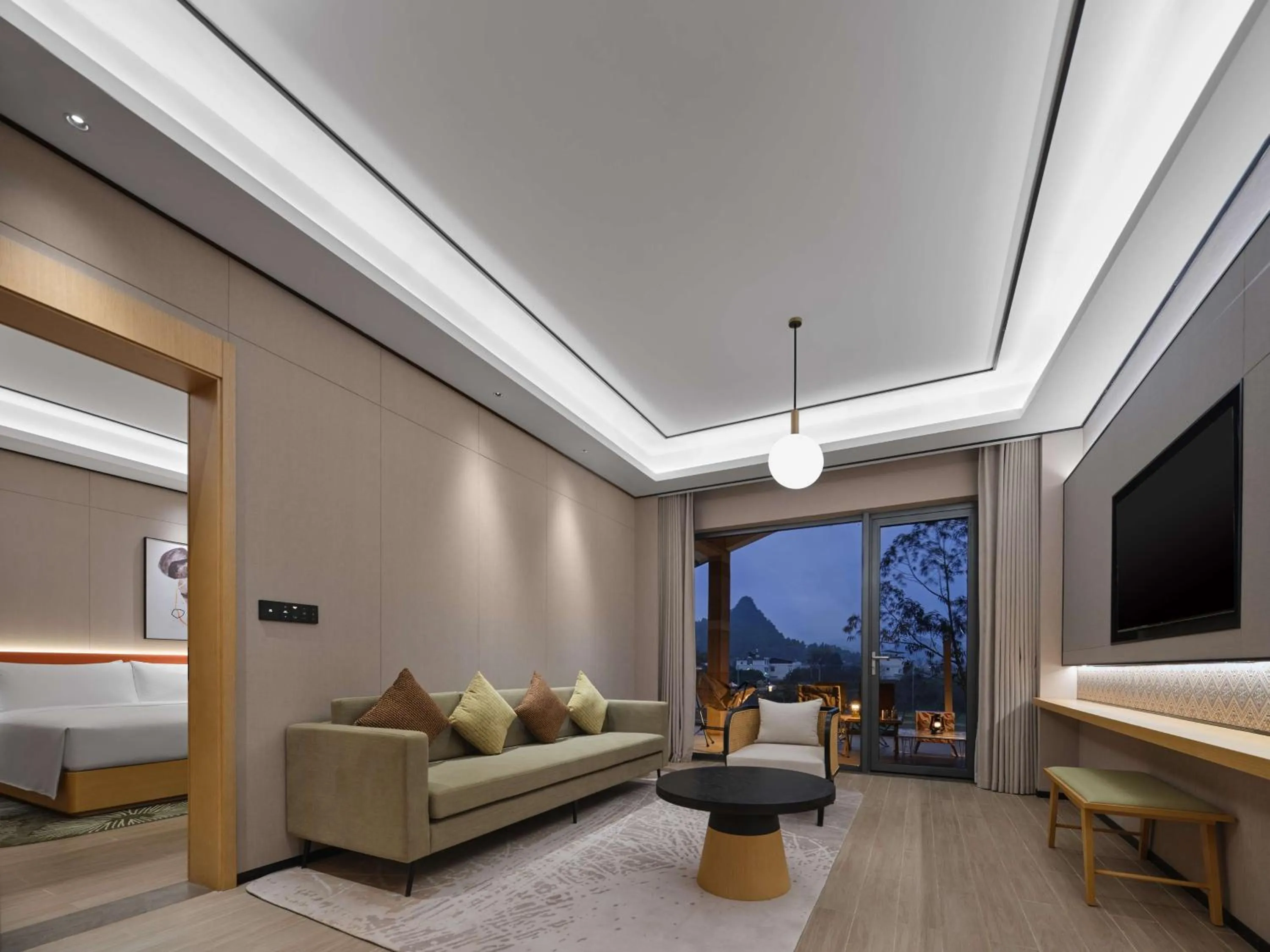 Living room, Bed in Hilton Garden Inn Guilin Yangshuo