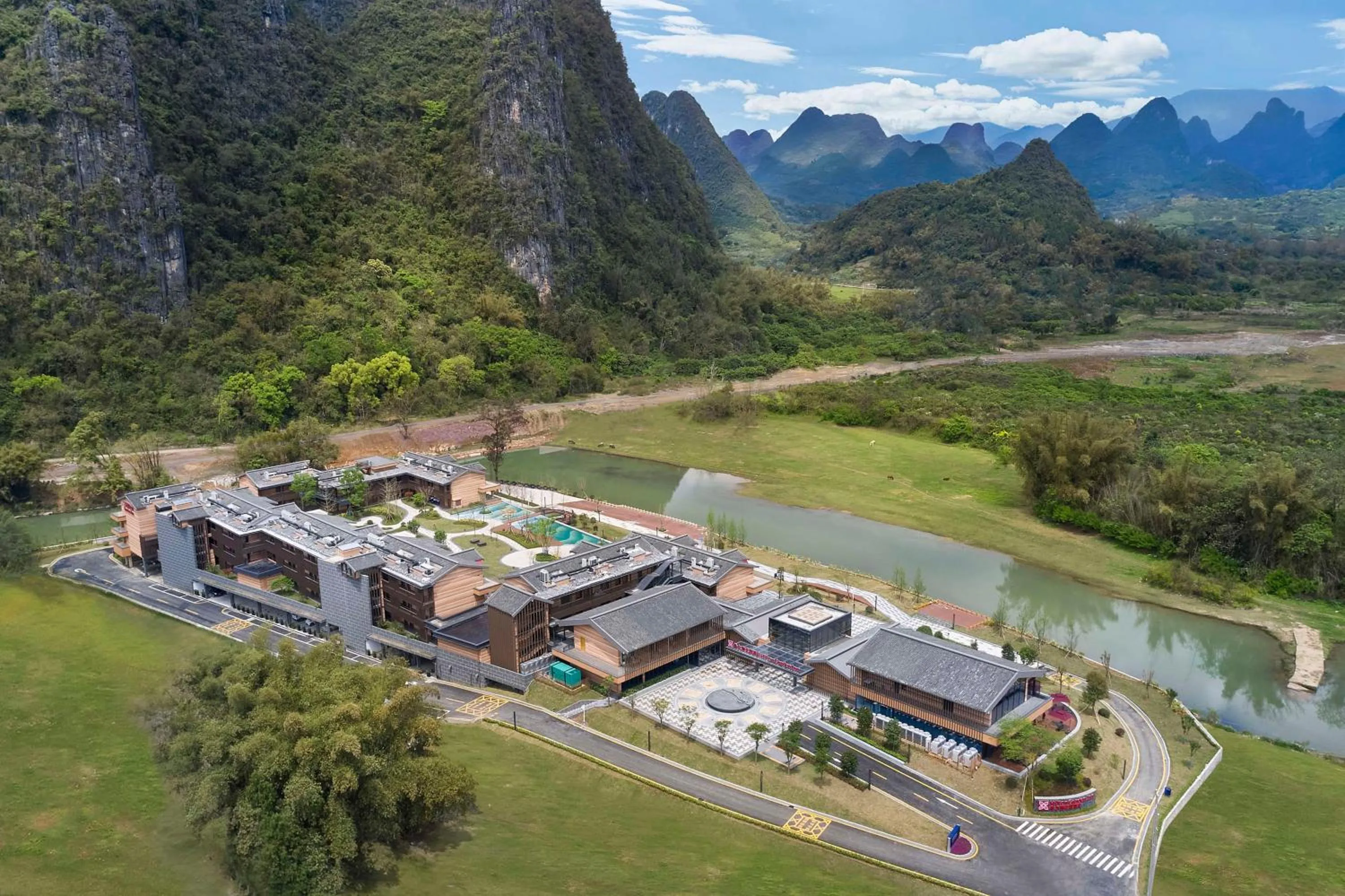 Property building in Hilton Garden Inn Guilin Yangshuo