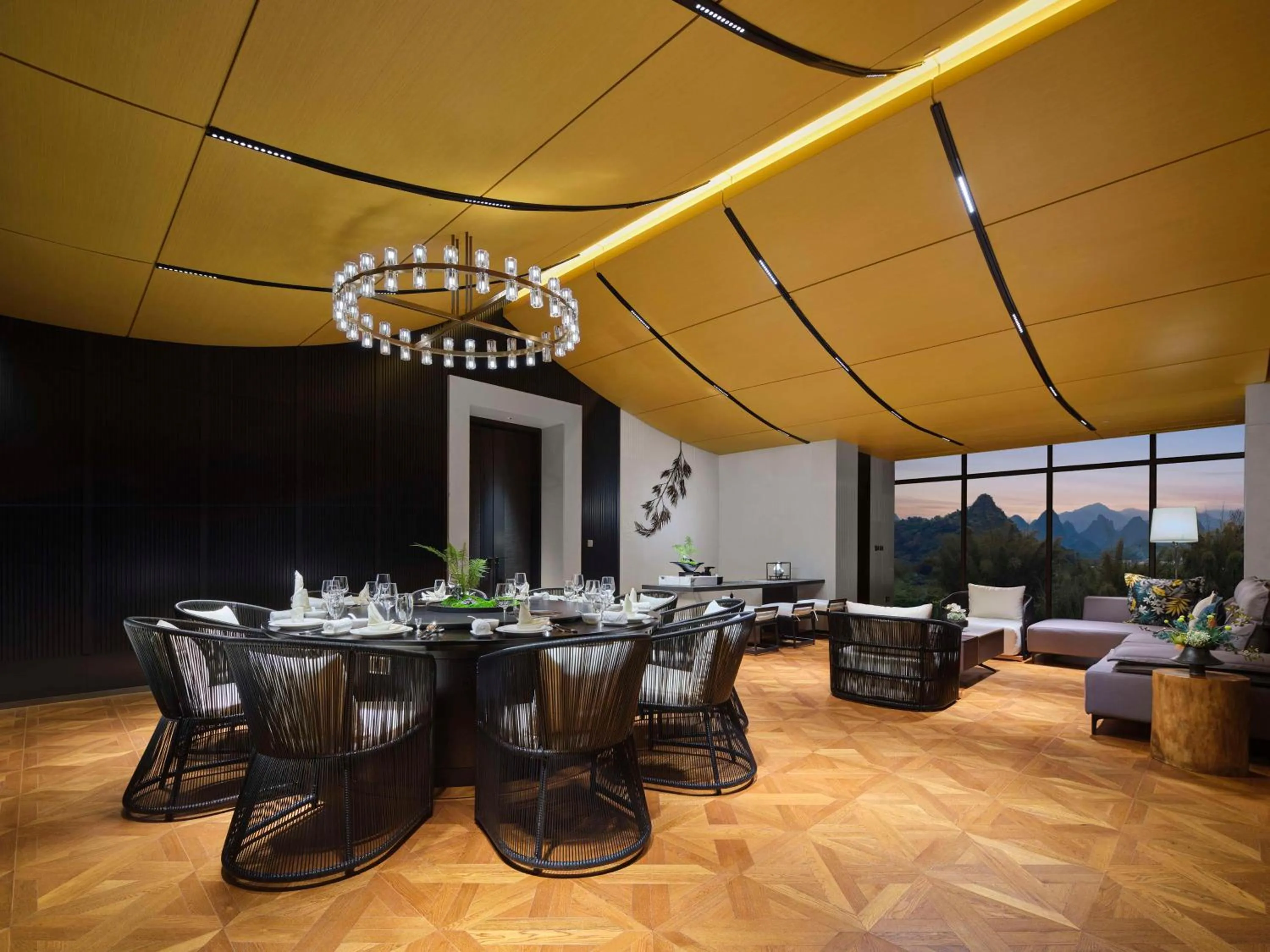 Restaurant/places to eat in Hilton Garden Inn Guilin Yangshuo