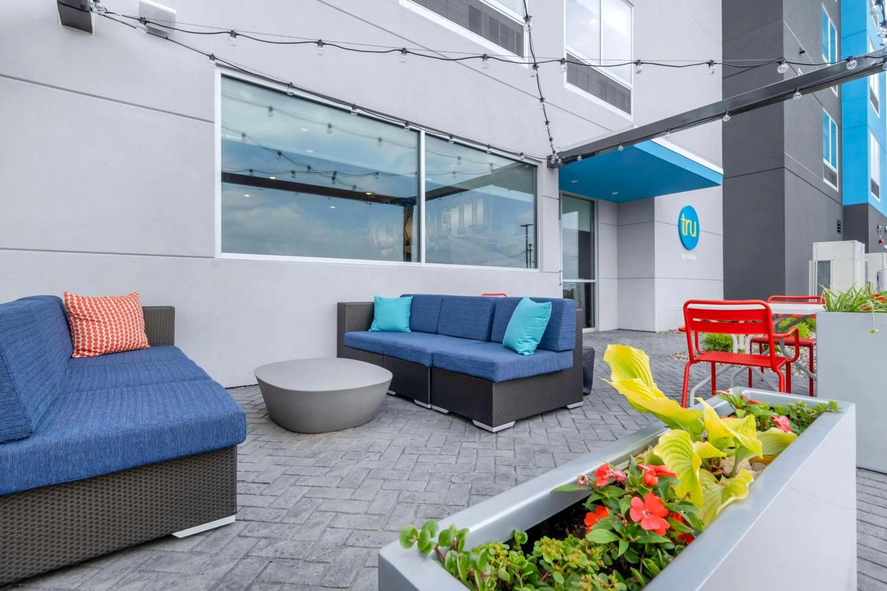 Patio in Tru By Hilton Lexington Hamburg