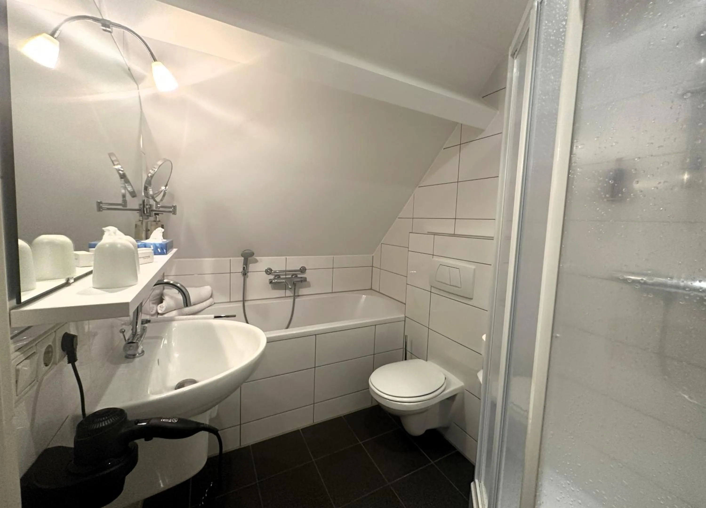 Toilet in Hotel Op Diek