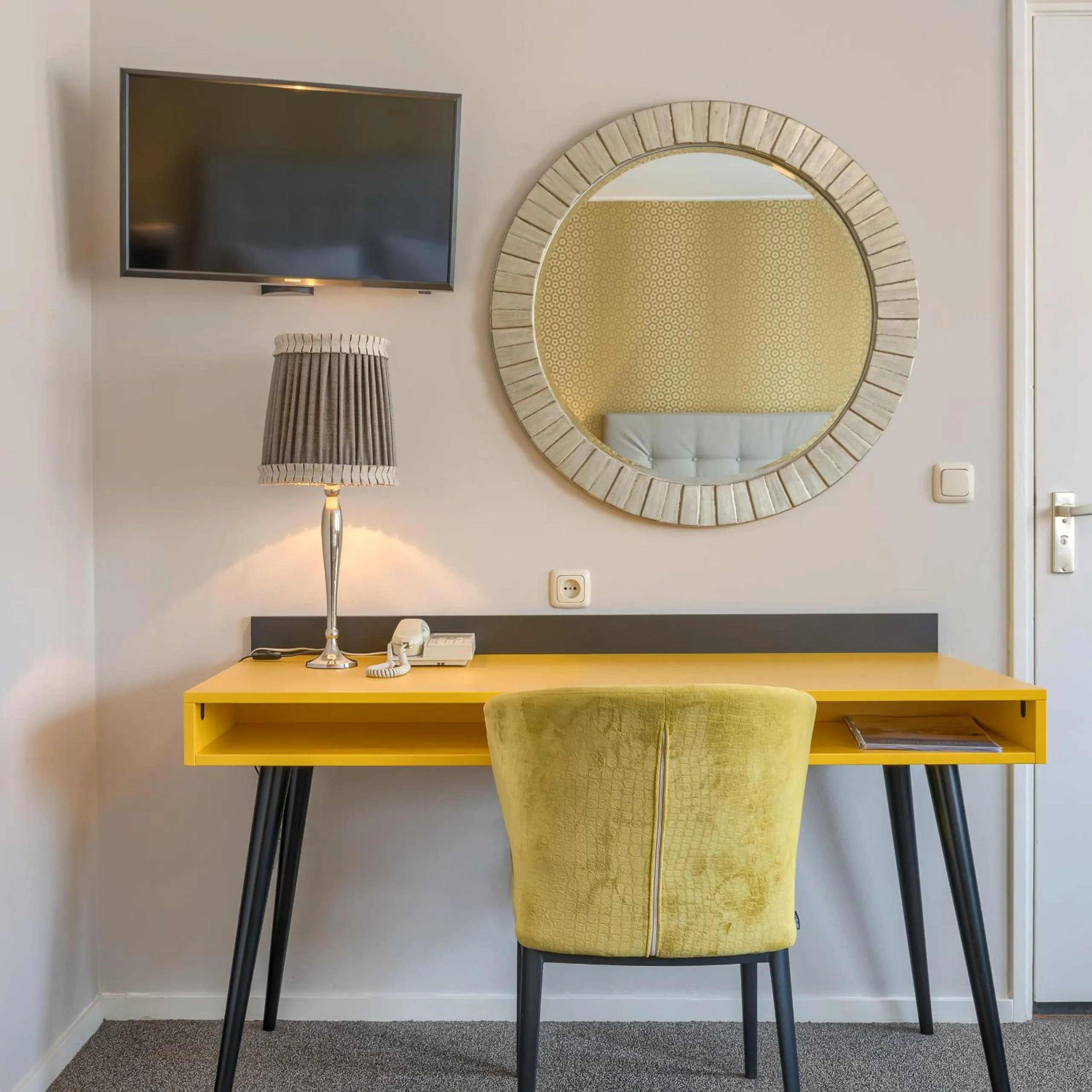 TV and multimedia in Hotel Op Diek